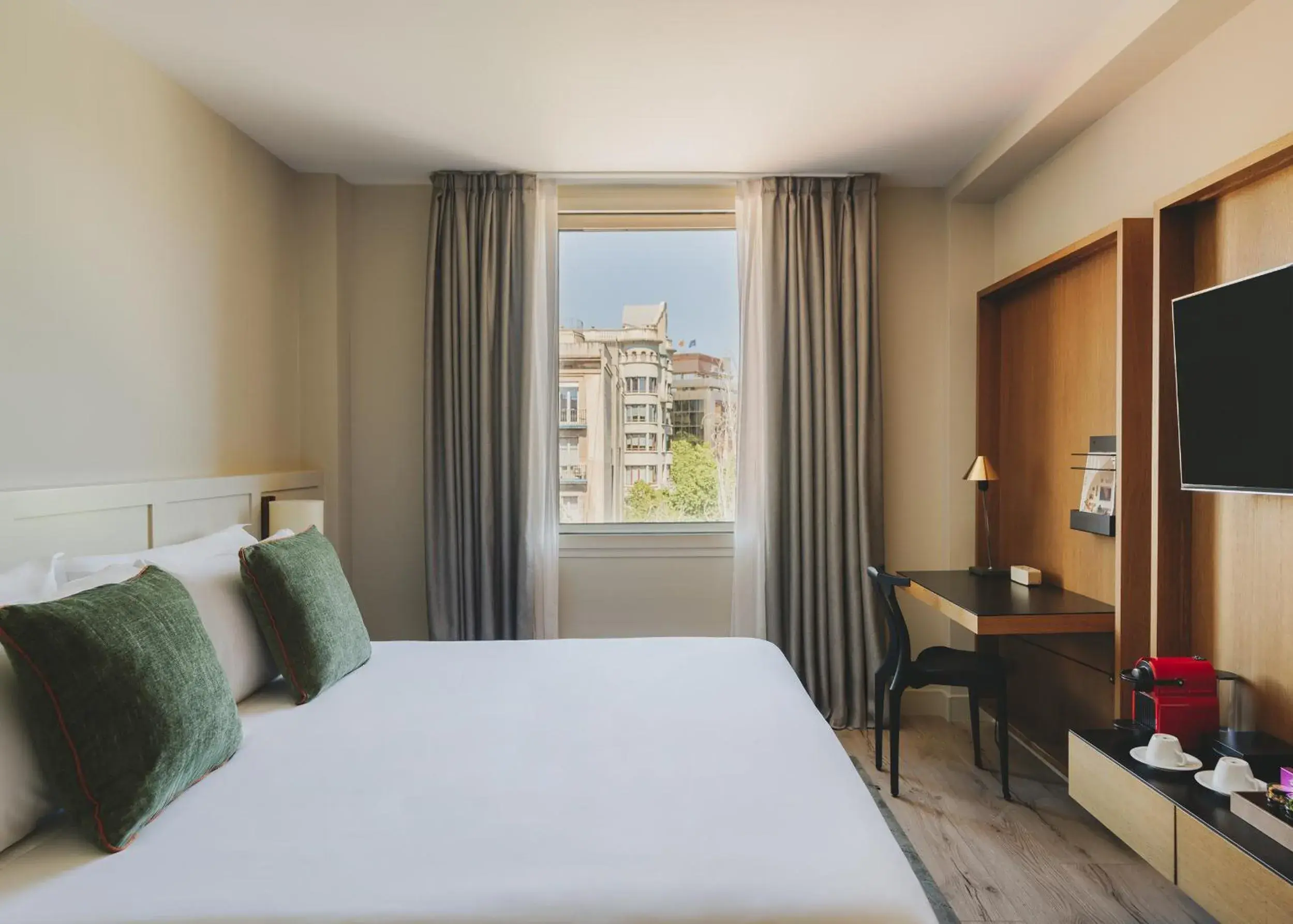 Superior Exterior Room in Gallery Hotel 4 Sup Superior Exterior Room in Gallery Hotel 4 Sup