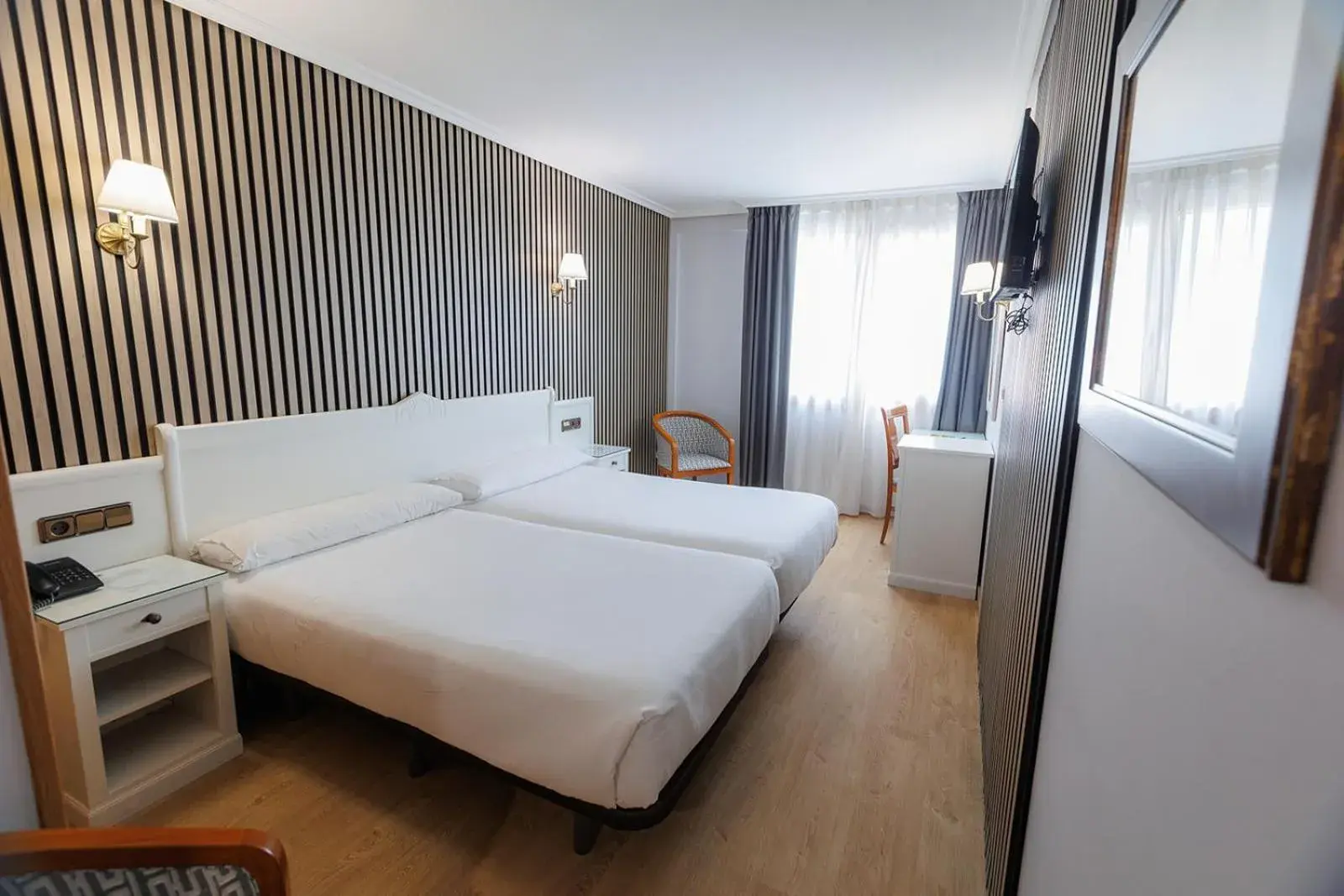 Double Room with City View in Hotel Ciudad Cangas de Onis Double Room with City View in Hotel Ciudad Cangas de Onis