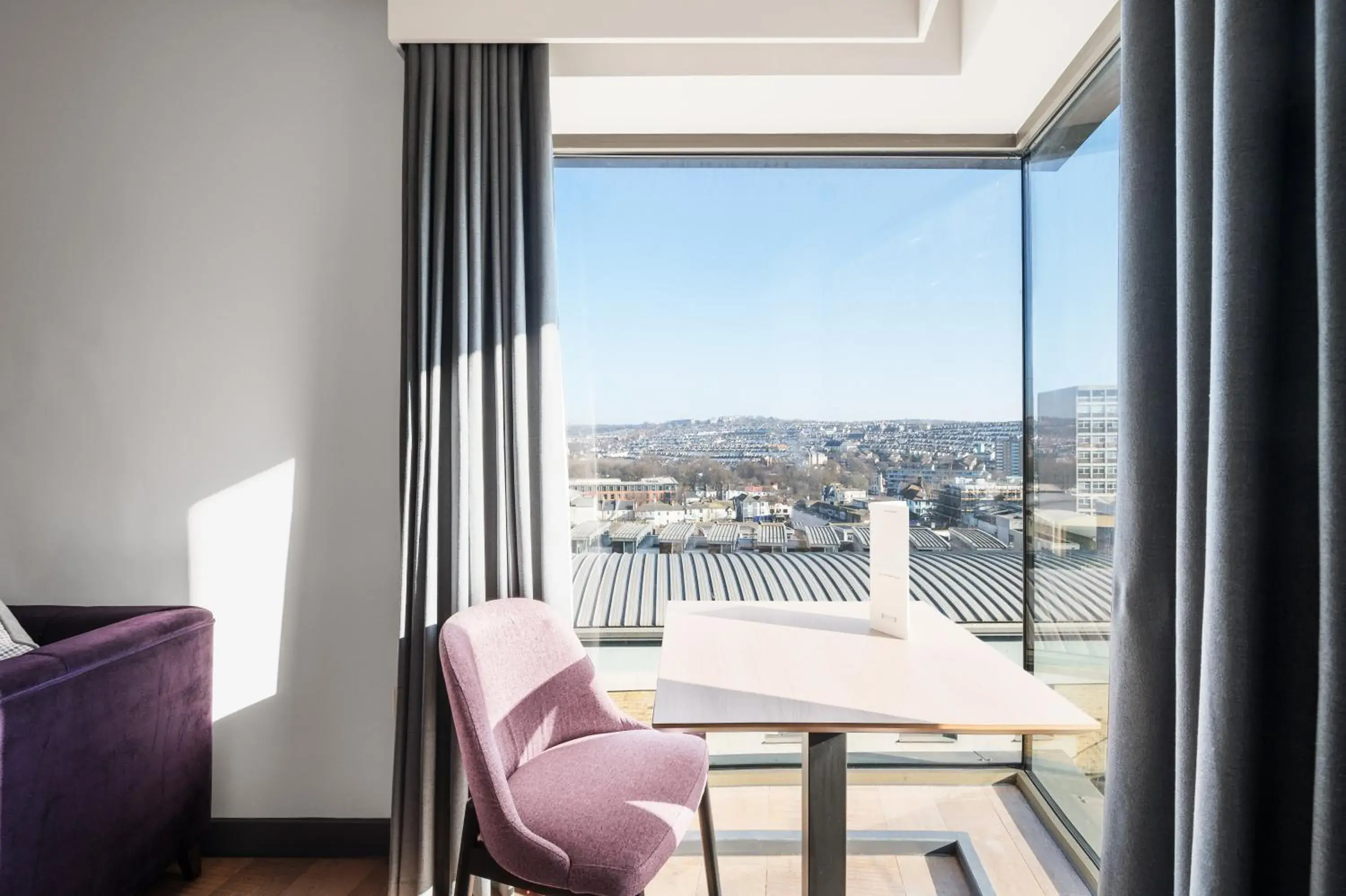 Corner Studio Queen Suite in Staybridge Suites Brighton by IHG Corner Studio Queen Suite in Staybridge Suites Brighton by IHG