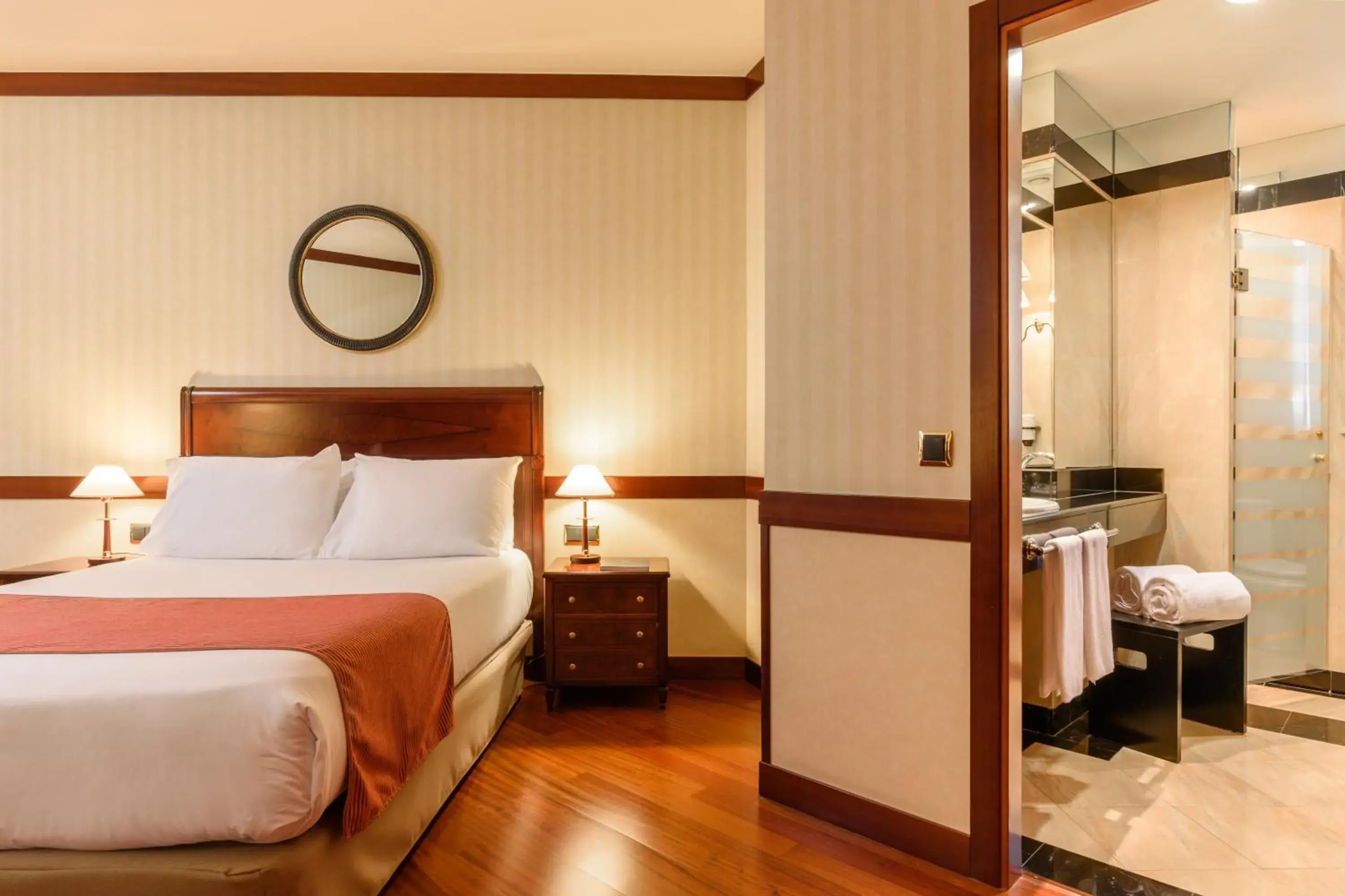 Double Room with Extra Bed in Eurostars Gran Hotel Santiago Double Room with Extra Bed in Eurostars Gran Hotel Santiago