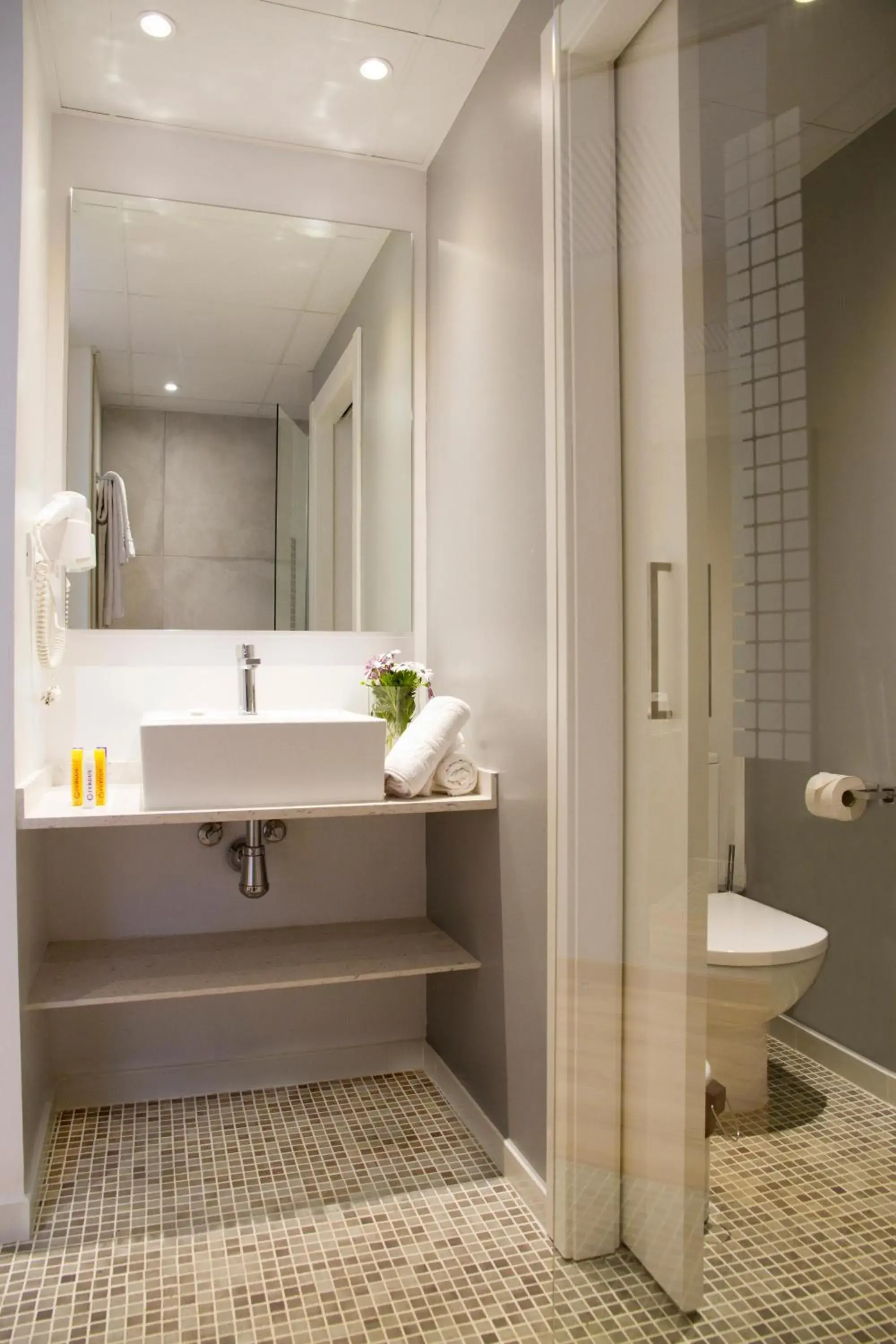 Quadruple Room (4 Adults) in ALEGRIA Maripins Quadruple Room (4 Adults) in ALEGRIA Maripins