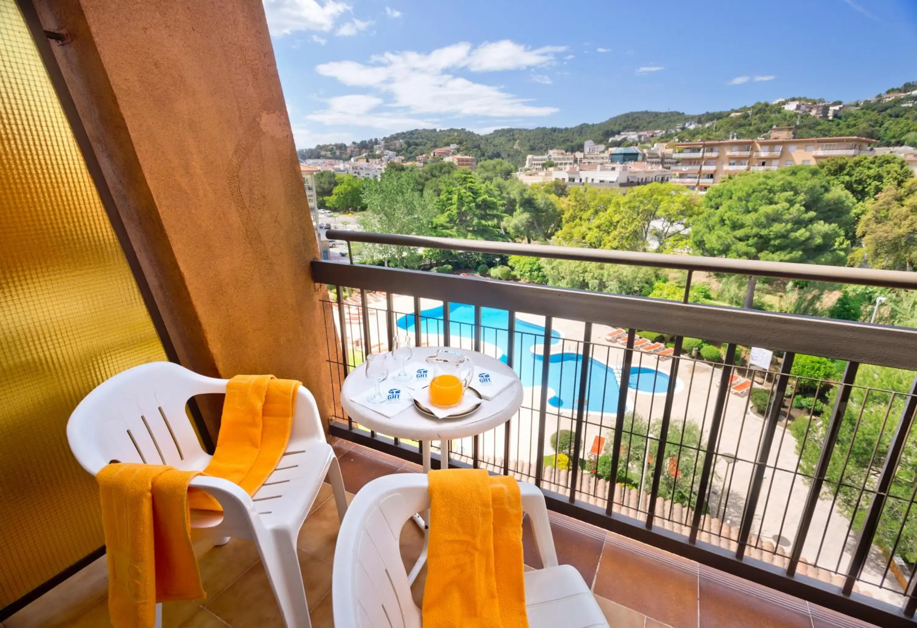 One-Bedroom Apartment with Balcony (2-4 Adults) in GHT Aparthotel Tossa Park One-Bedroom Apartment with Balcony (2-4 Adults) in GHT Aparthotel Tossa Park