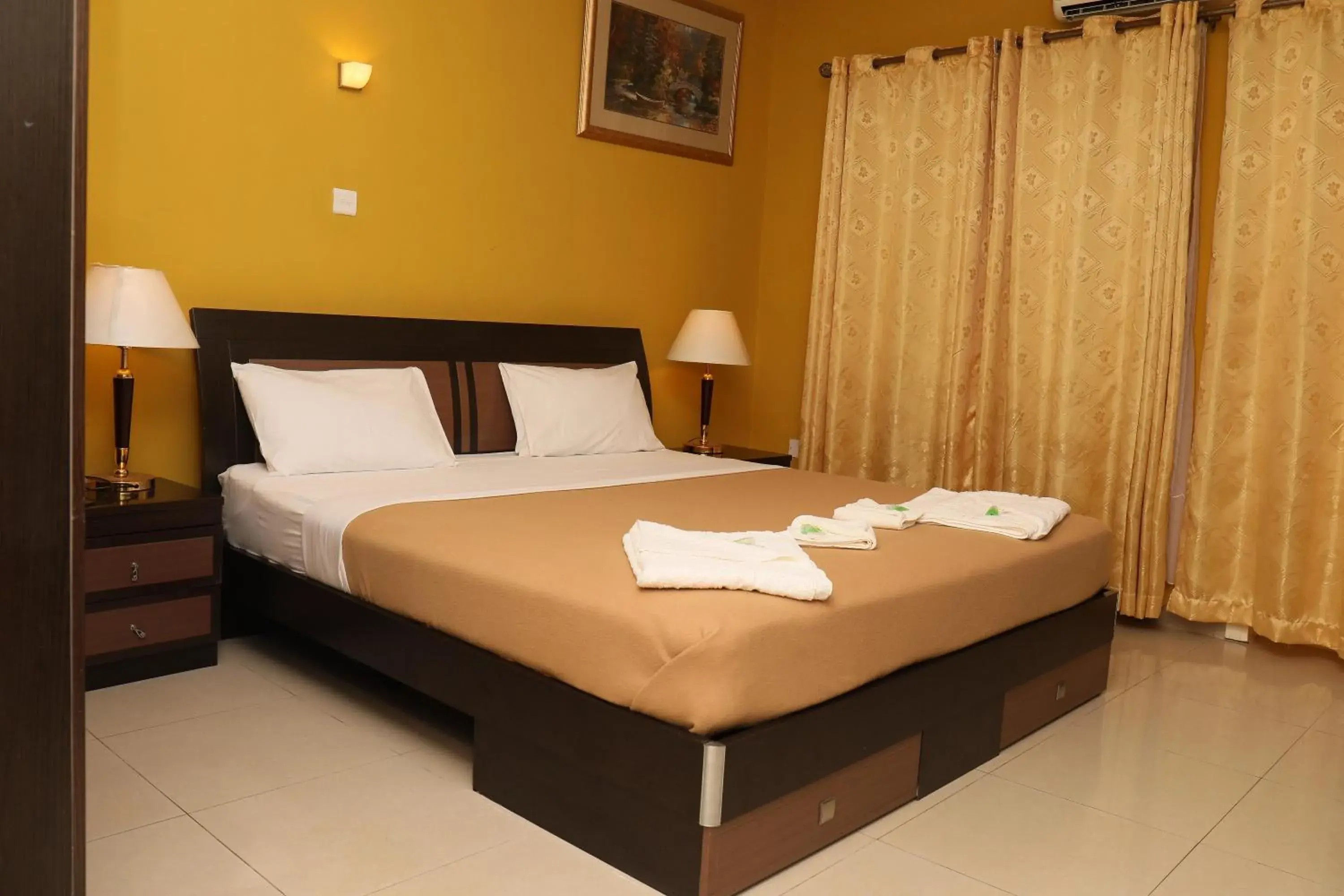 Deluxe Single Room - single occupancy in Mansea Beach Hotel Deluxe Single Room - single occupancy in Mansea Beach Hotel