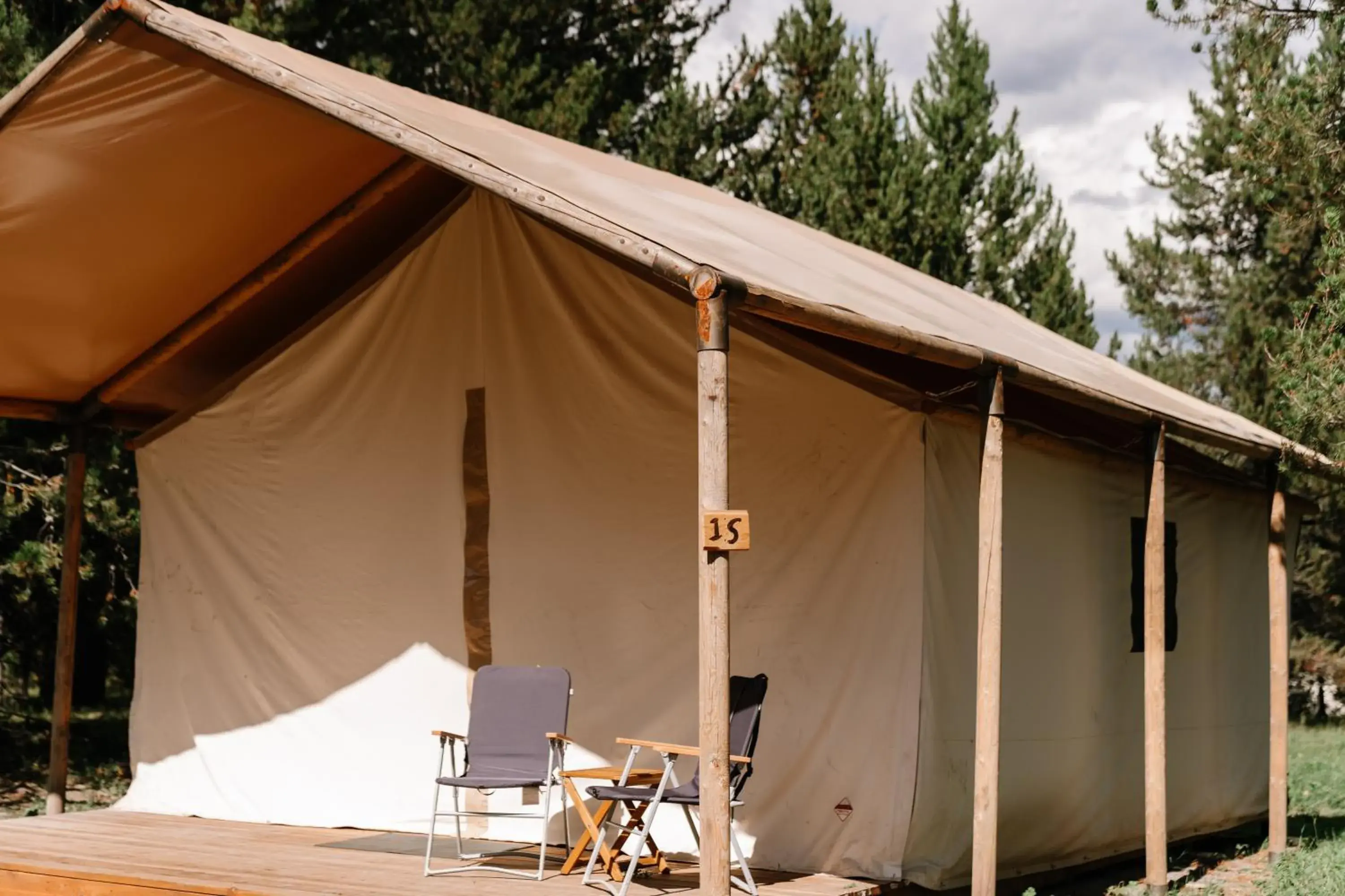 Yellowstone Luxury Safari Tent in Starlight Retreat Yellowstone Yellowstone Luxury Safari Tent in Starlight Retreat Yellowstone