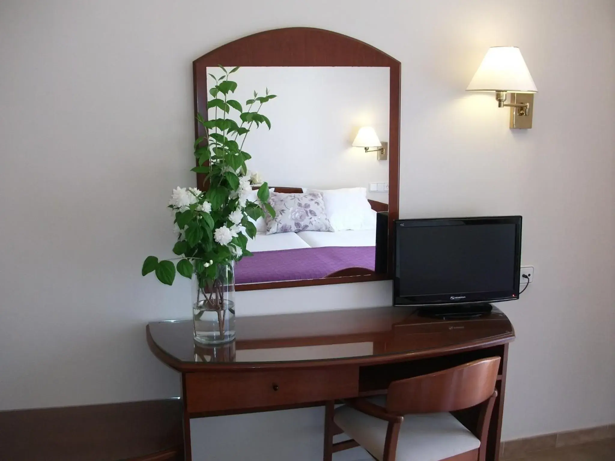 Double Room with Balcony (2 Adults + 1 Child) in RVHotels Avenida Double Room with Balcony (2 Adults + 1 Child) in RVHotels Avenida