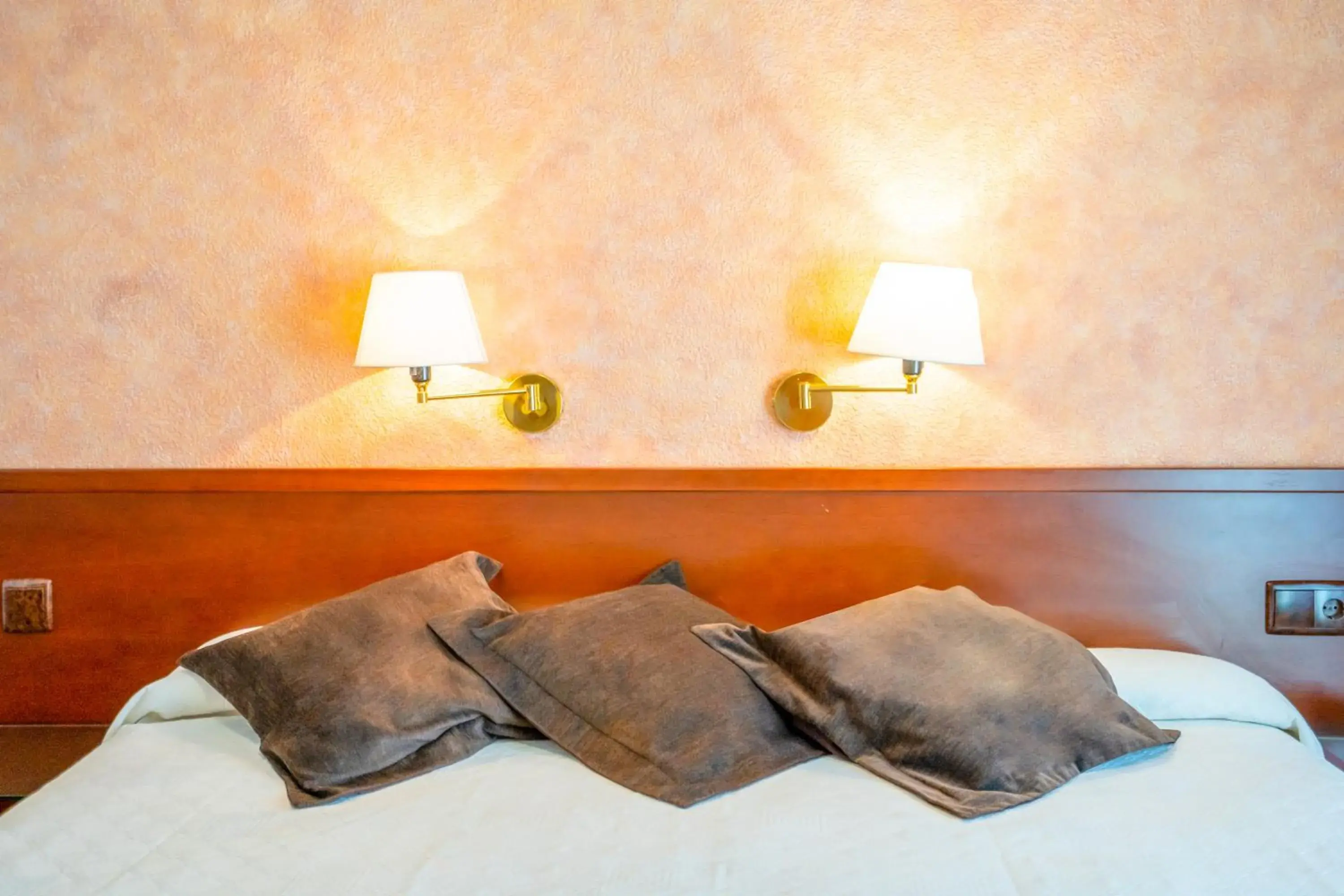 Two Connecting Double Rooms in Tudanca Miranda Two Connecting Double Rooms in Tudanca Miranda