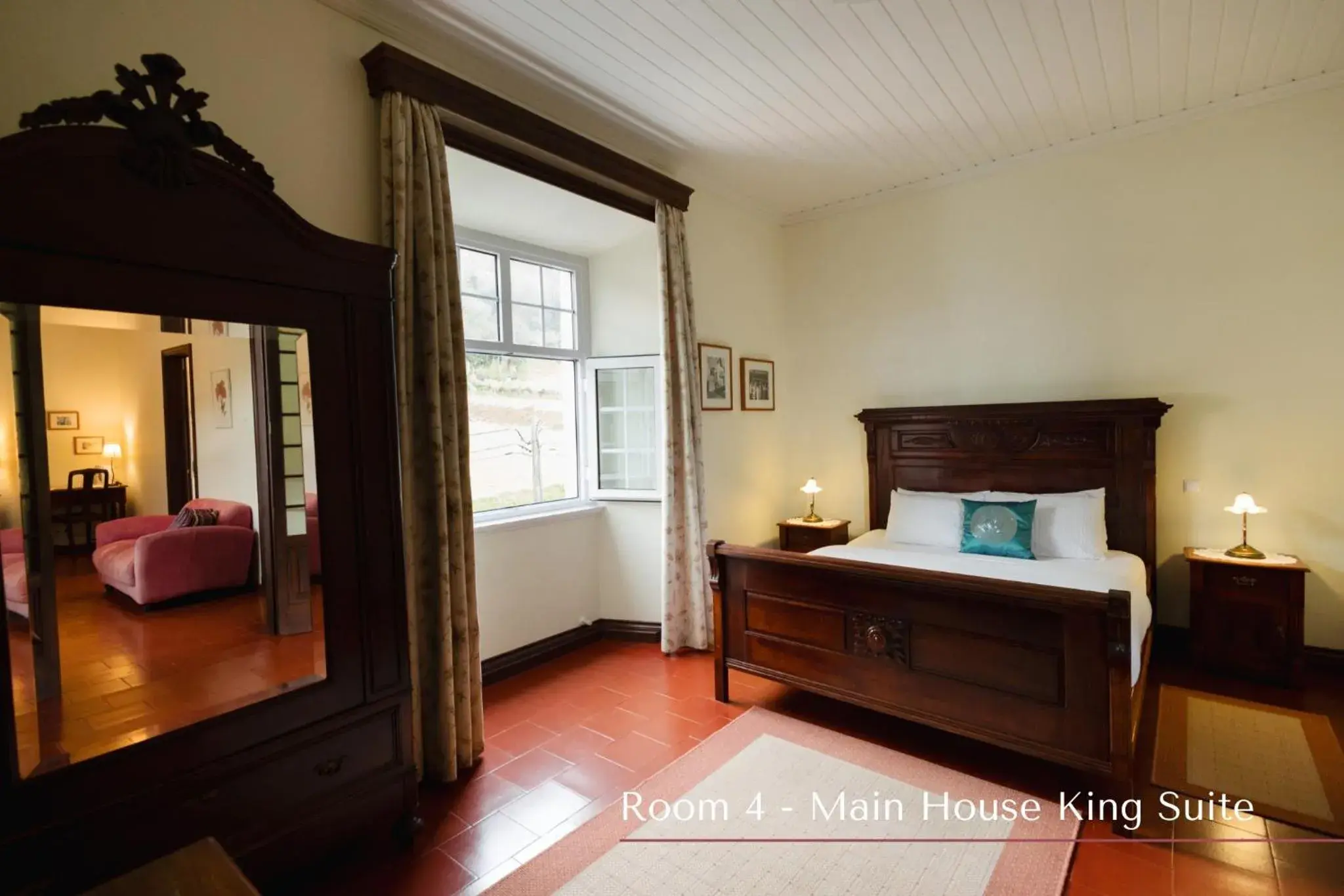 Deluxe King Suite in Solar de Lalém Deluxe King Suite in Solar de Lalém