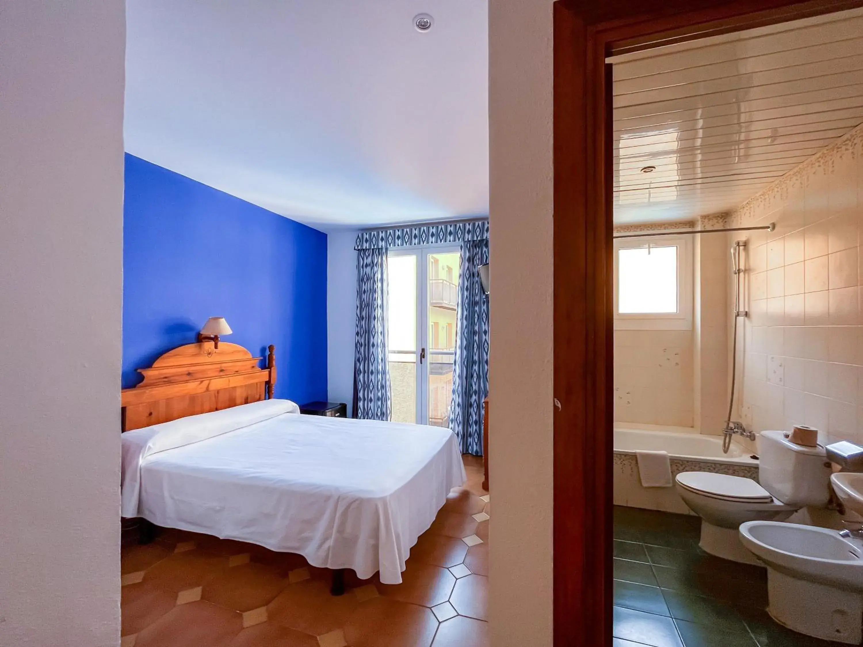 Economy Twin Room in RVHotels Mar de Tossa Economy Twin Room in RVHotels Mar de Tossa