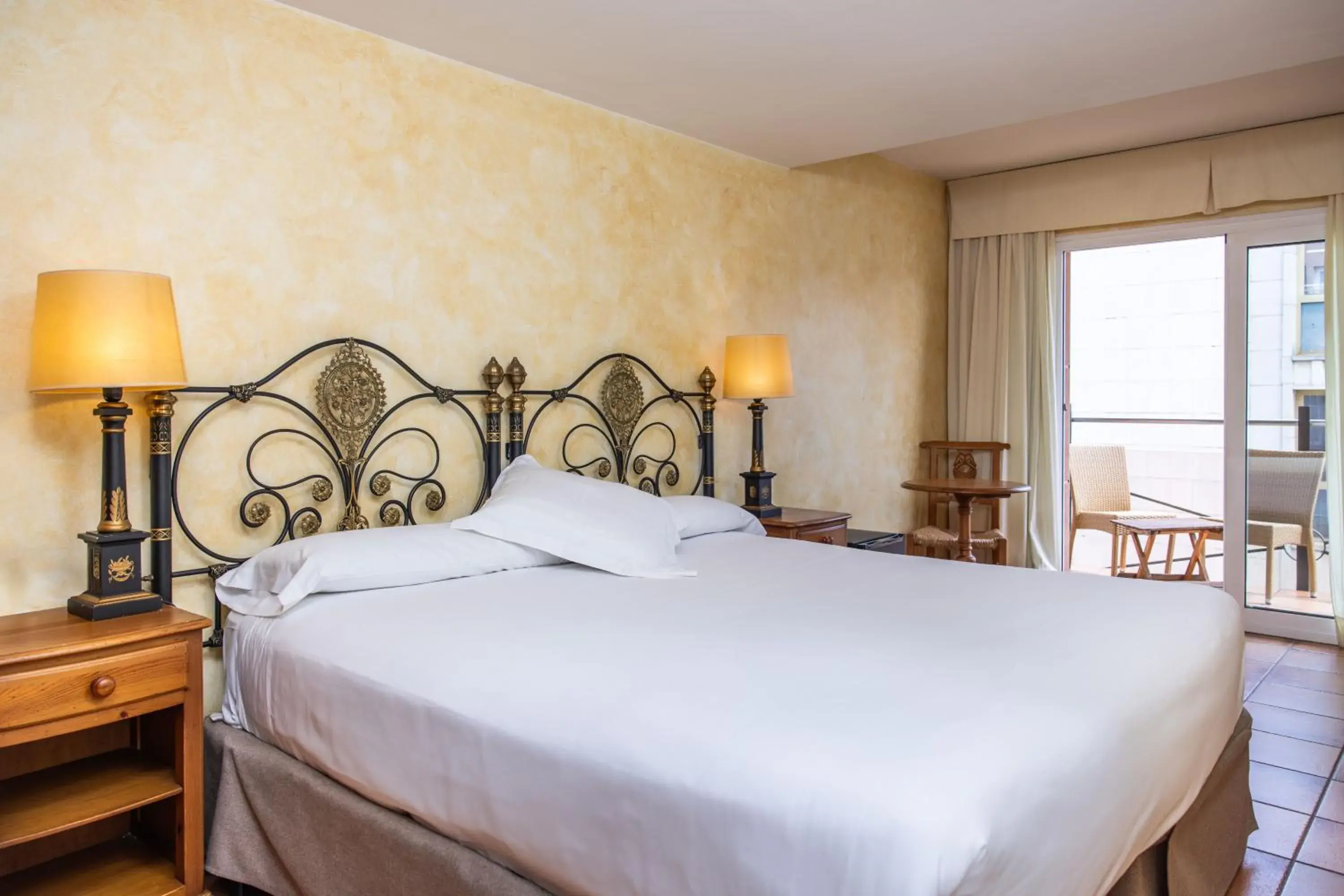 Double Room in RVHotels Vila de Tossa Double Room in RVHotels Vila de Tossa