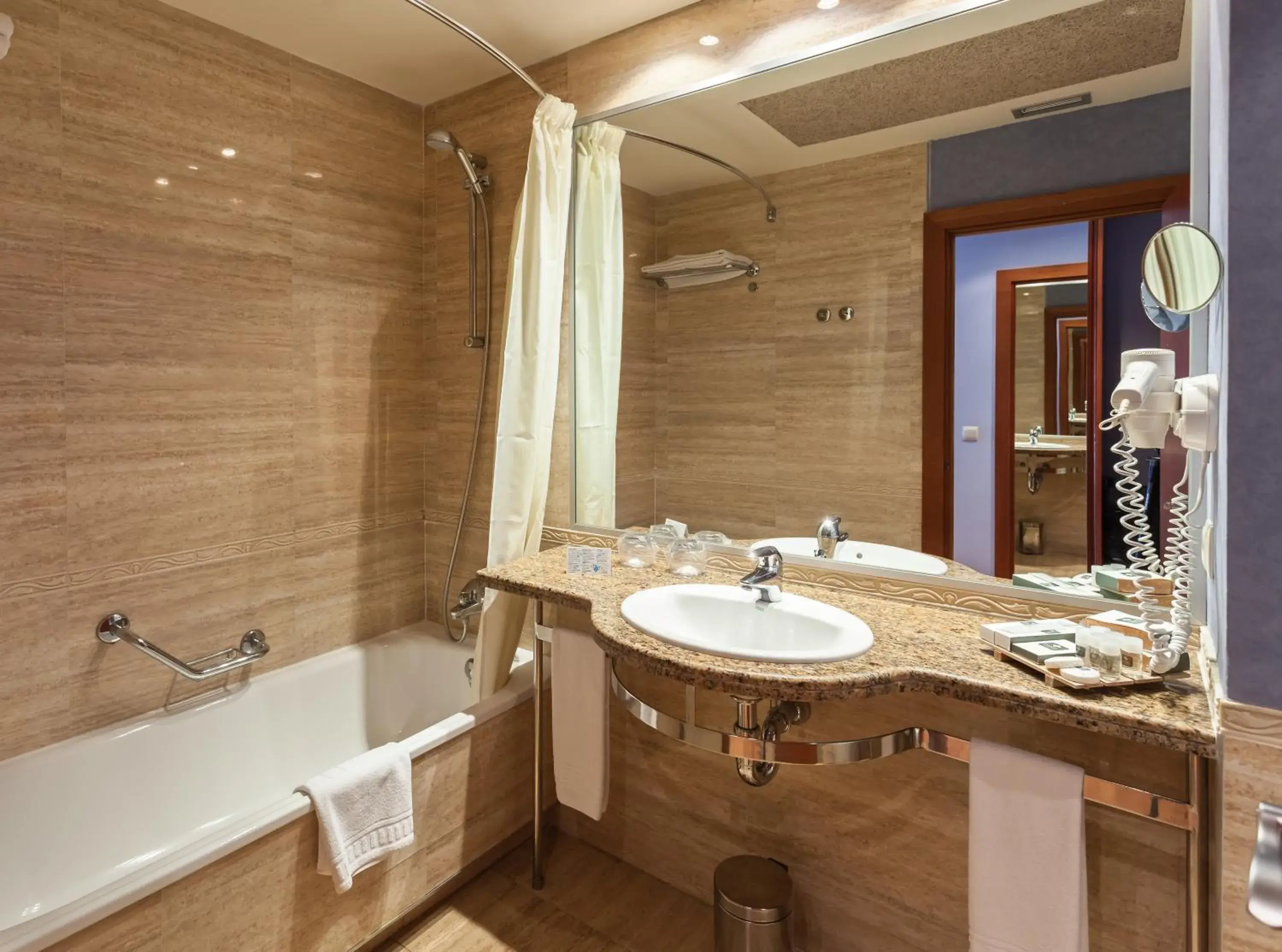 Double or Twin Room with Terrace in Hotel Delfín 4 Sup Double or Twin Room with Terrace in Hotel Delfín 4 Sup