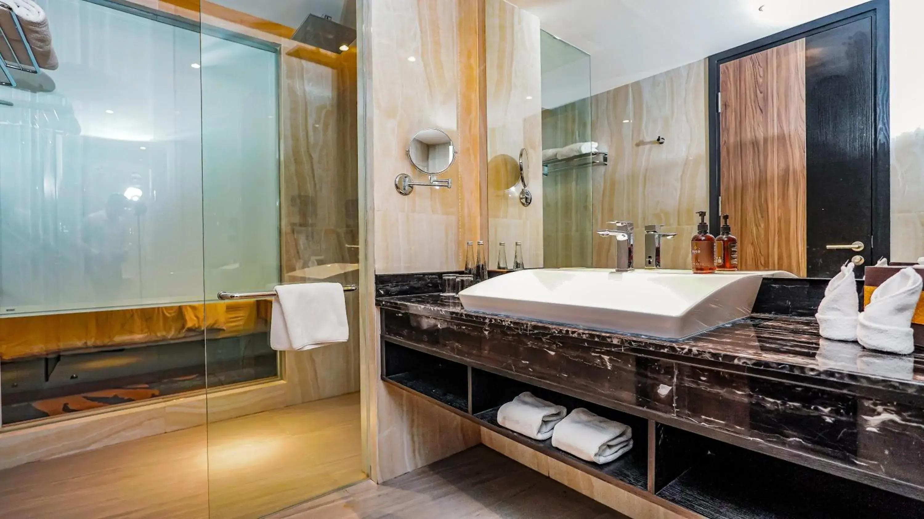 Executive King Room in FUGO Hotel Samarinda Executive King Room in FUGO Hotel Samarinda