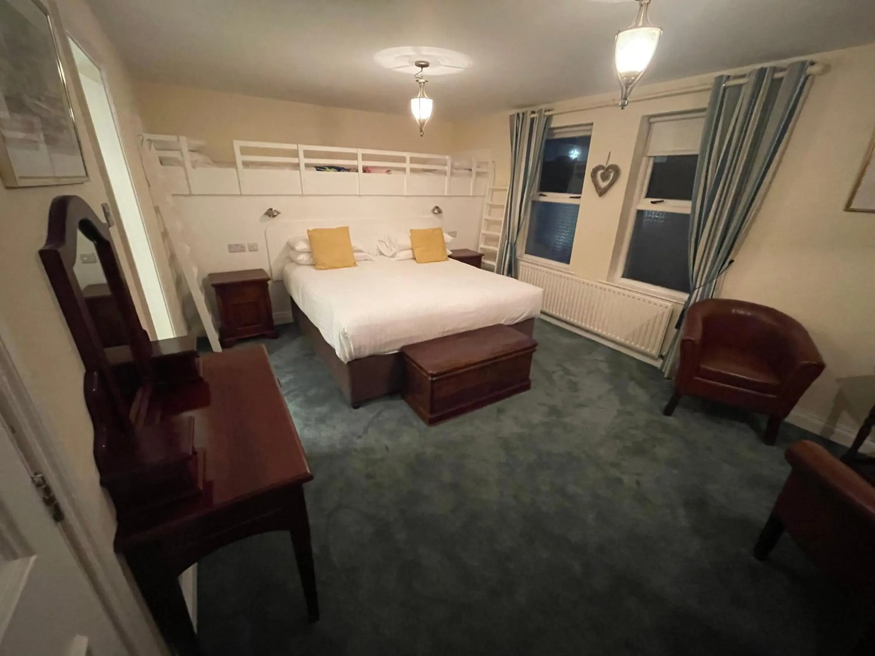 Family Room with Bath in The Portaferry Hotel Family Room with Bath in The Portaferry Hotel