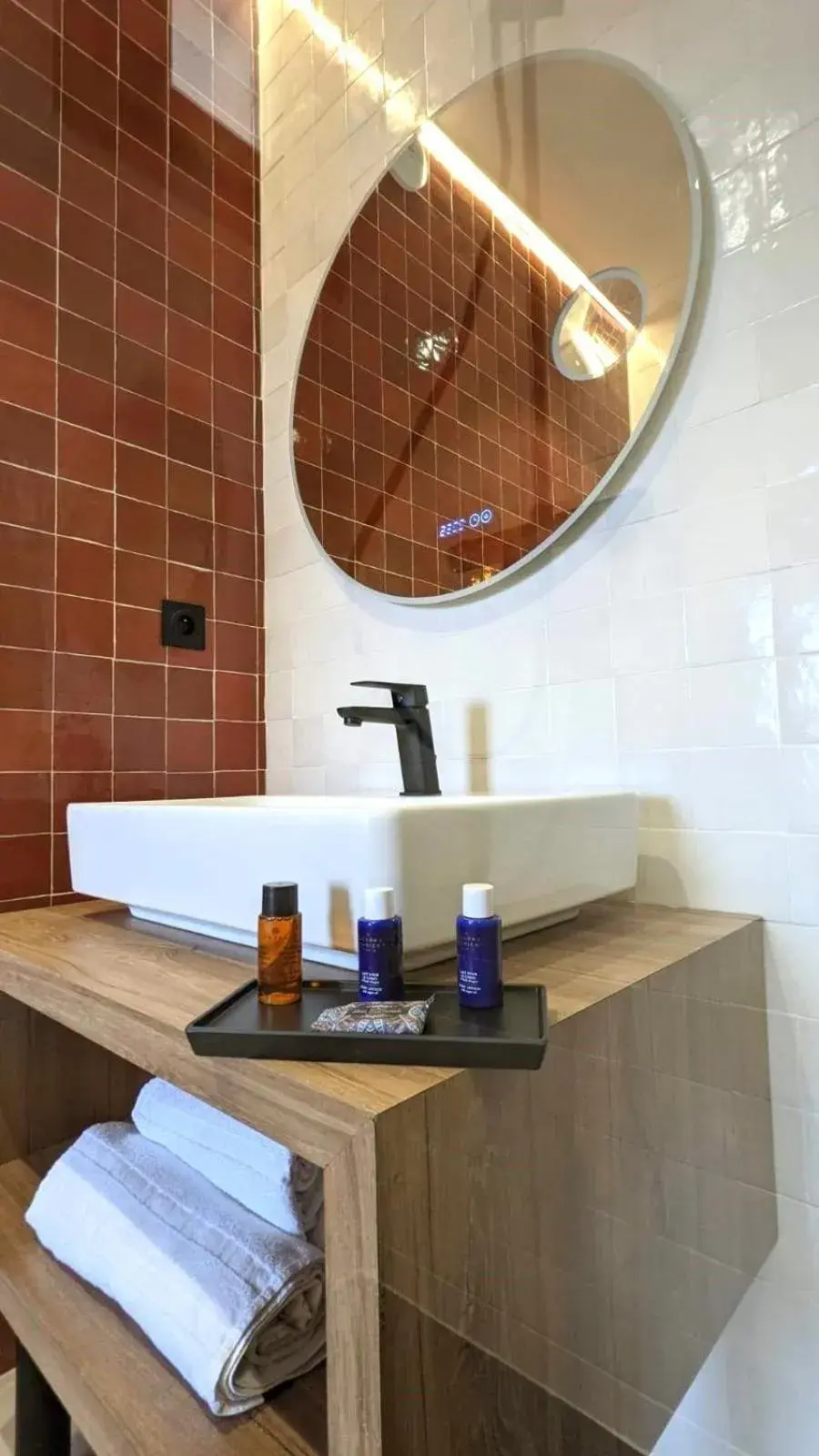 Double or Twin Room with Harbor View in Intense Boutik-Hôtel Double or Twin Room with Harbor View in Intense Boutik-Hôtel