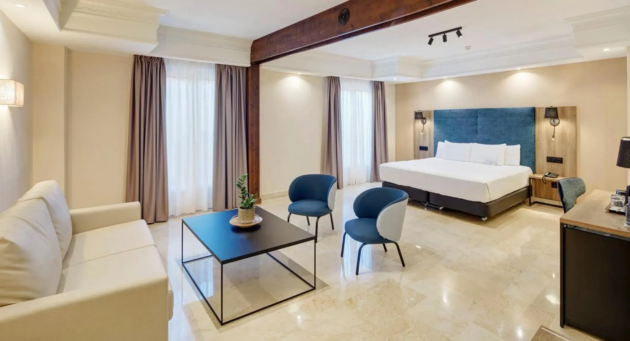 Superior Double Room in Hotel Sercotel Alfonso VI Superior Double Room in Hotel Sercotel Alfonso VI