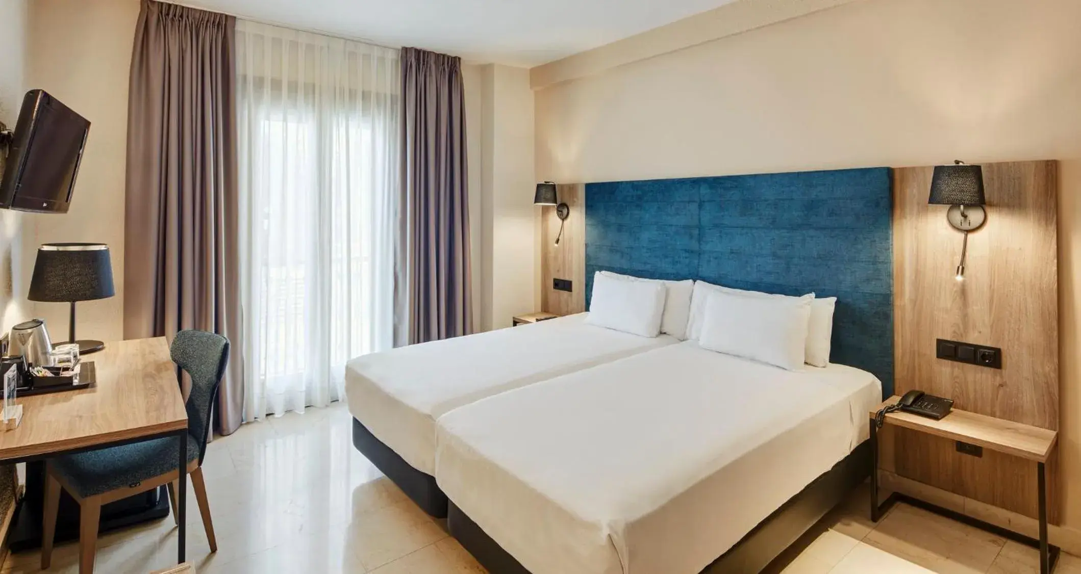 Twin Room in Hotel Sercotel Alfonso VI Twin Room in Hotel Sercotel Alfonso VI