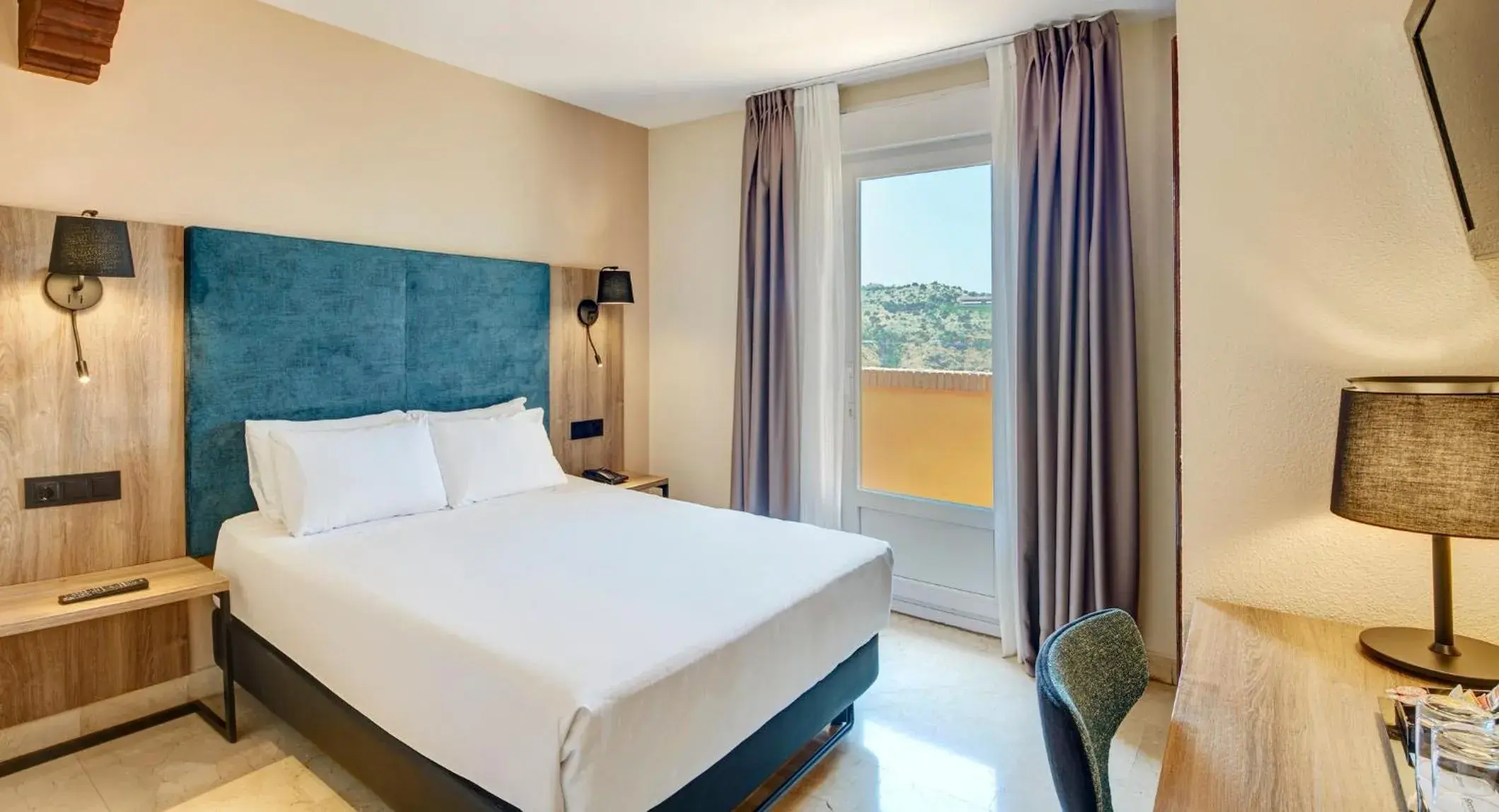 Large Double Room in Hotel Sercotel Alfonso VI Large Double Room in Hotel Sercotel Alfonso VI