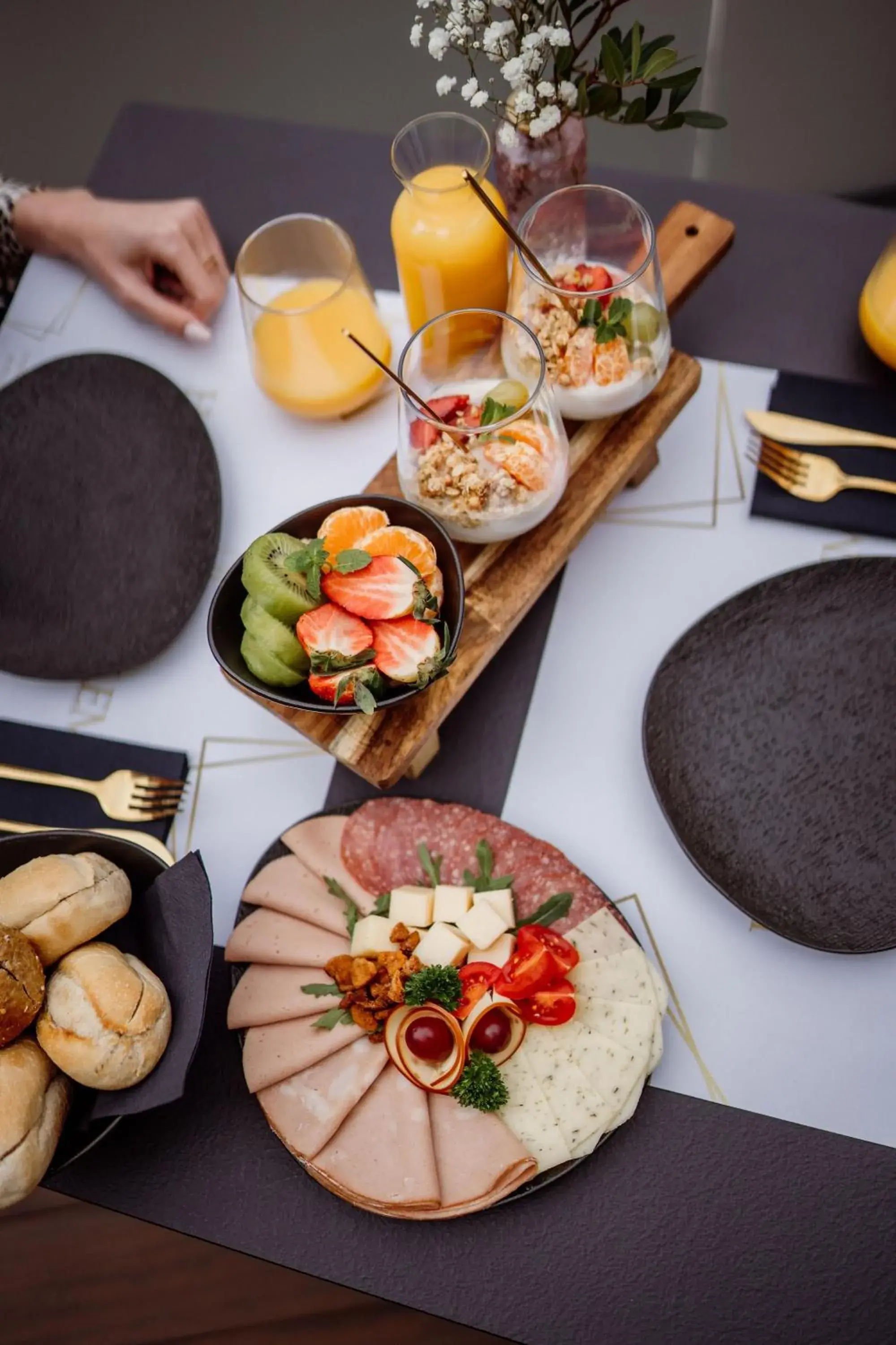 Twin Room with Bath in Hotel Jeruzalem Twin Room with Bath in Hotel Jeruzalem