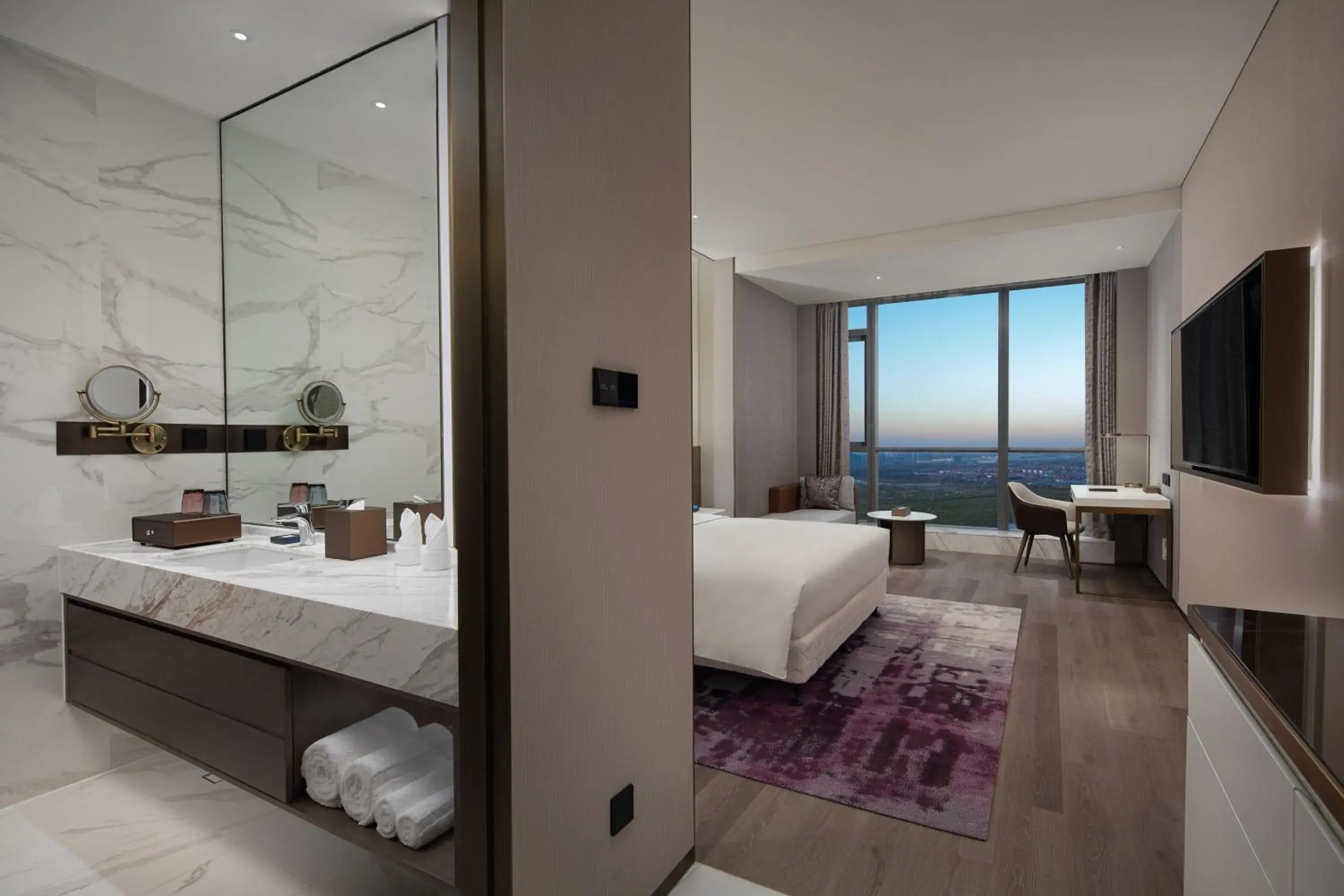 Deluxe King Room - Smoking in La Quinta by Wyndham Shanxi Xiaohe Xincheng Deluxe King Room - Smoking in La Quinta by Wyndham Shanxi Xiaohe Xincheng