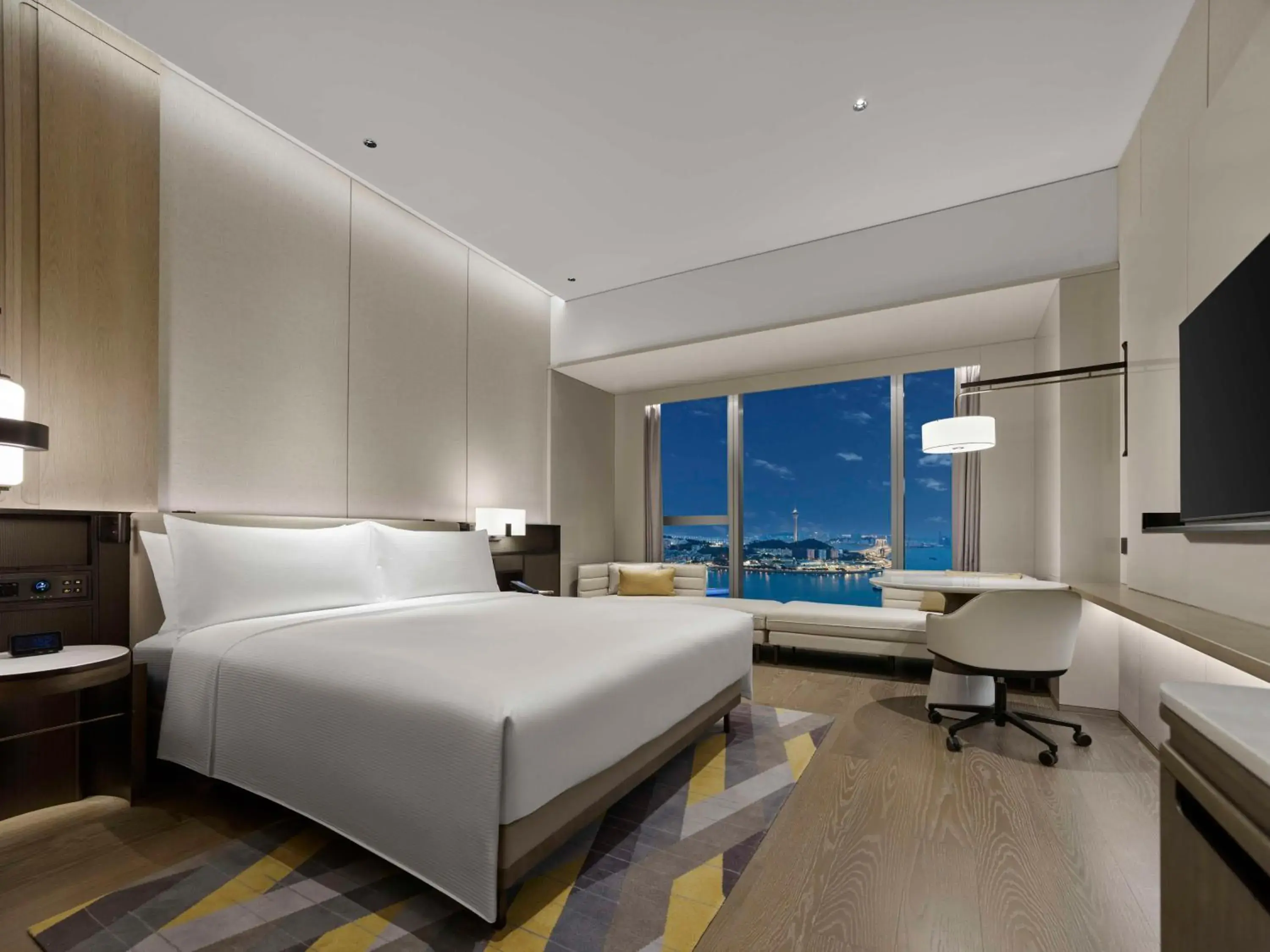 Executive King Room with Sea View in Hilton Zhuhai Executive King Room with Sea View in Hilton Zhuhai