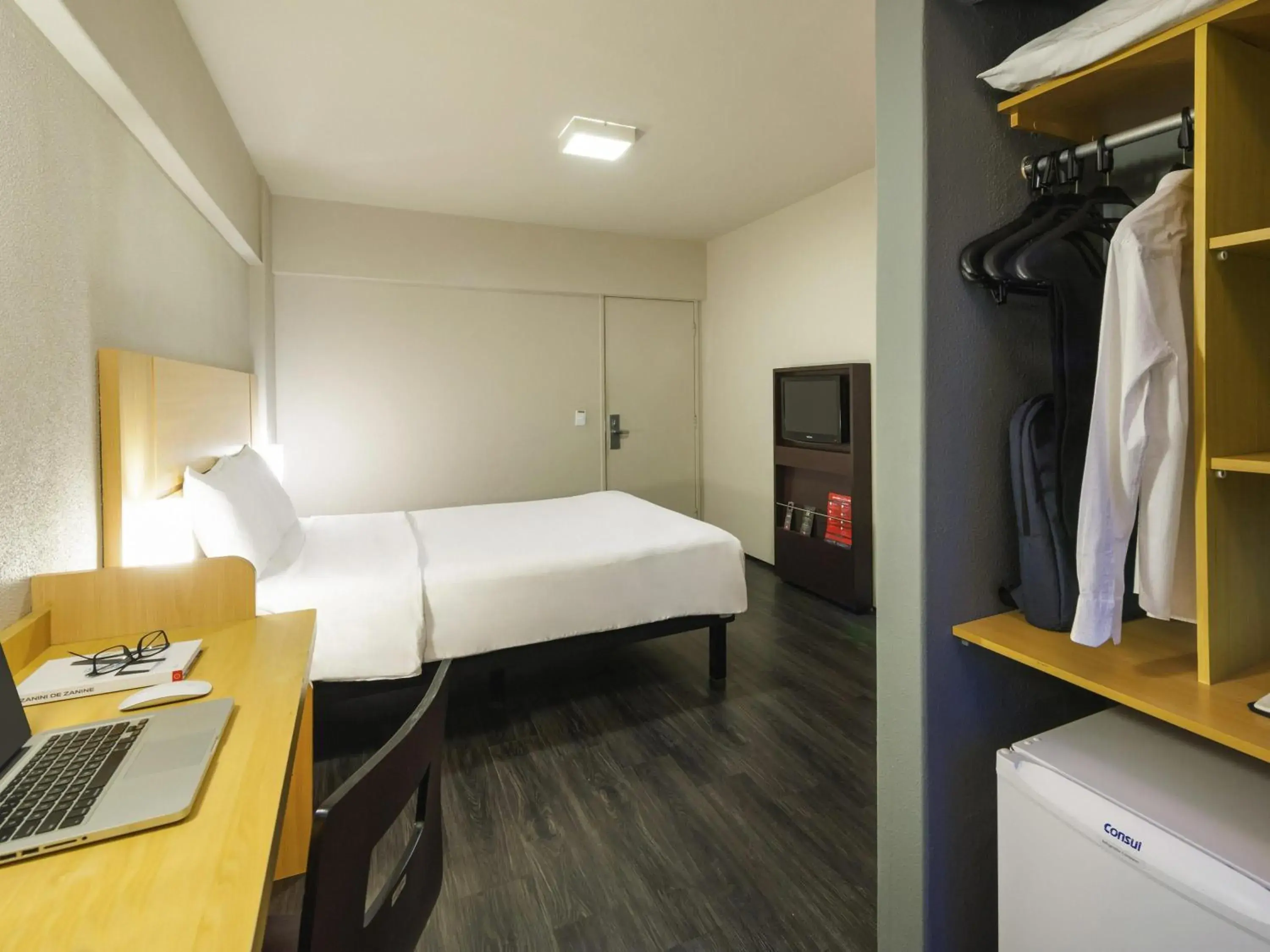 Standard Apartment with Queen Bed - single occupancy in ibis Fortaleza Praia de Iracema Standard Apartment with Queen Bed - single occupancy in ibis Fortaleza Praia de Iracema