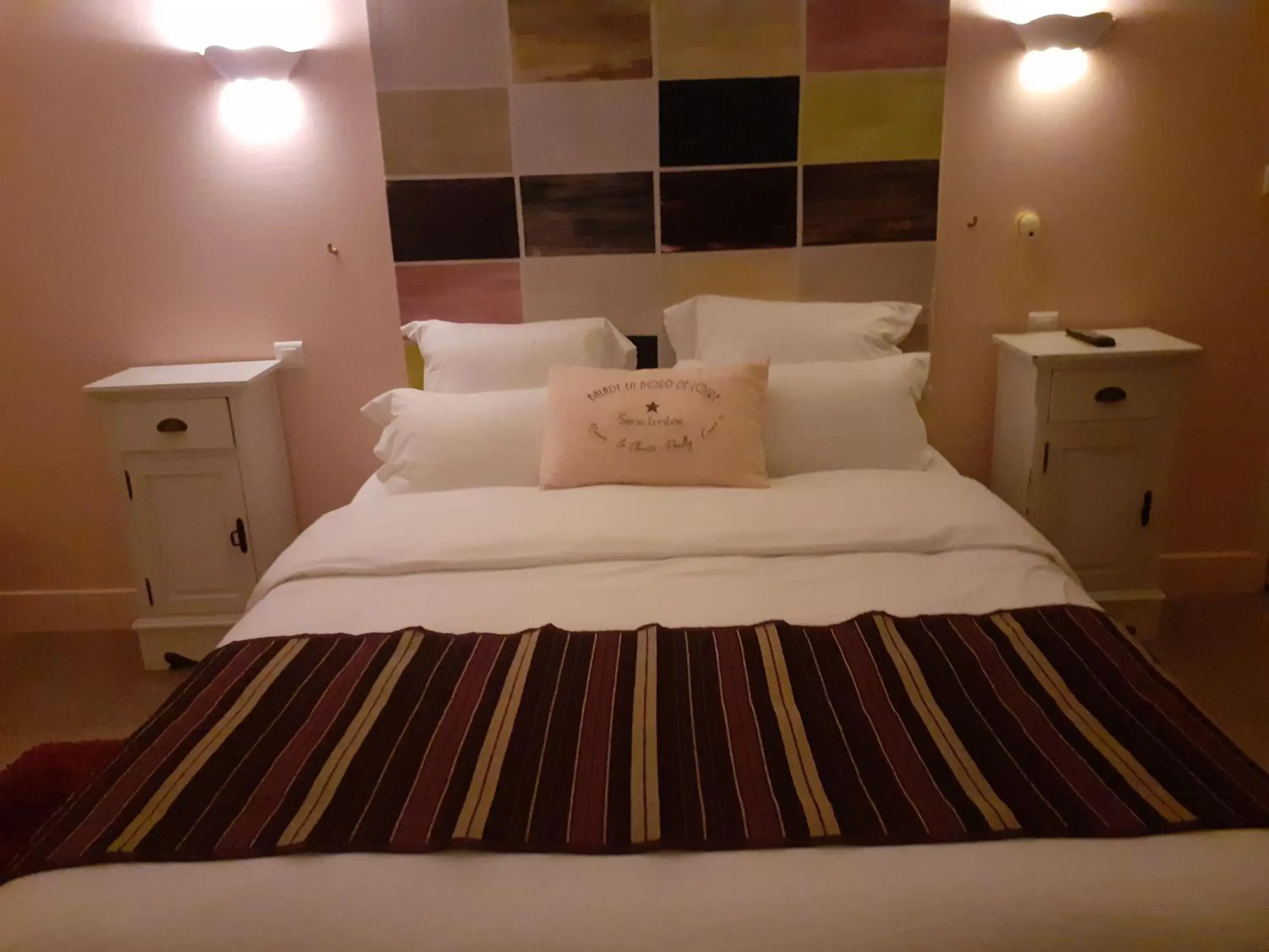 Deluxe Room in Le Grand Monarque Donzy Deluxe Room in Le Grand Monarque Donzy