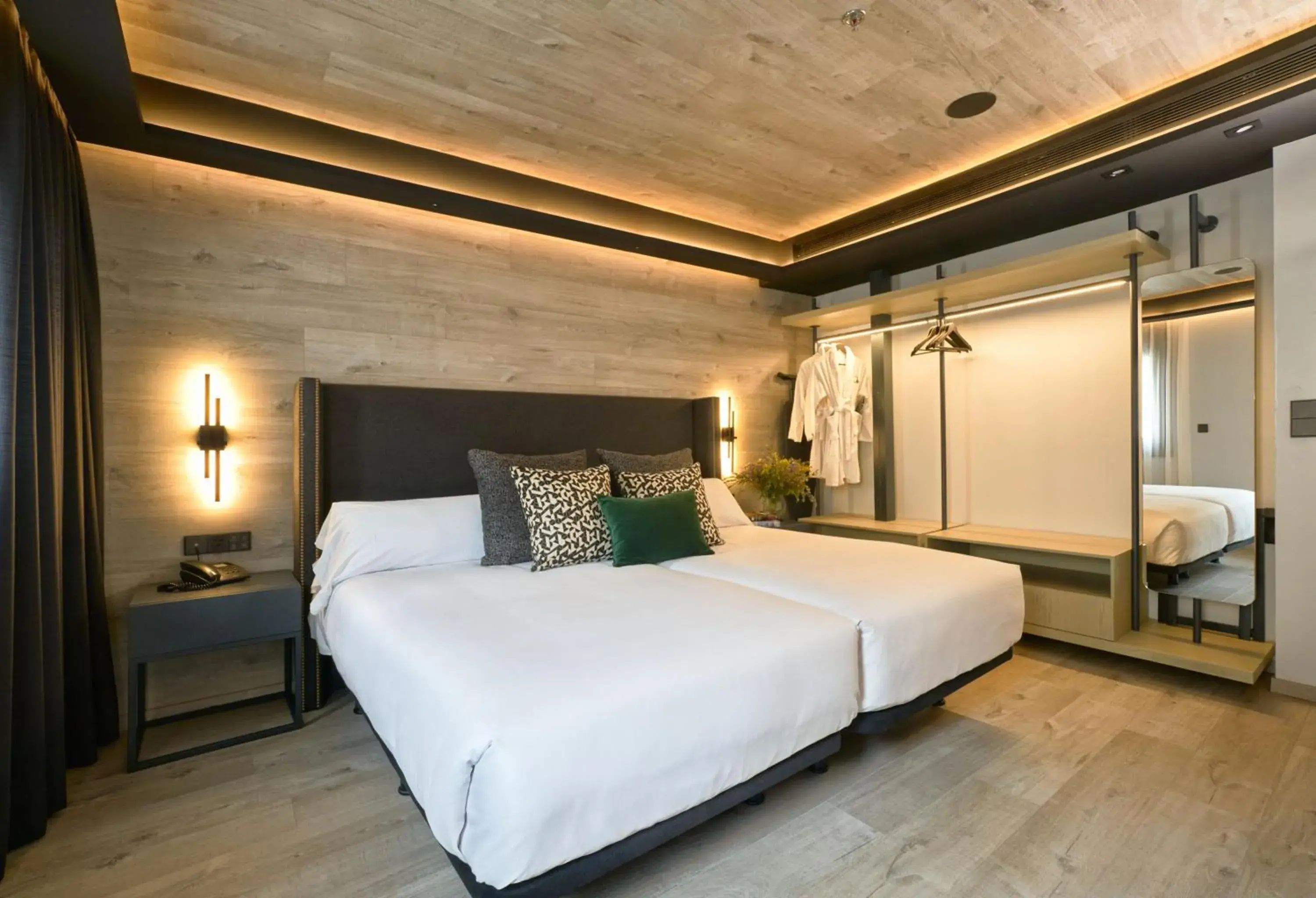 Exterior Superior Double or Twin Room Aduana Street in Hotel Regina Exterior Superior Double or Twin Room Aduana Street in Hotel Regina