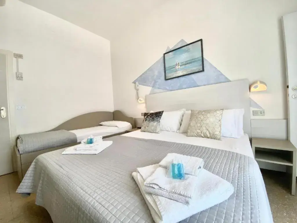 Classic Triple Room in Alevon Hotel Classic Triple Room in Alevon Hotel