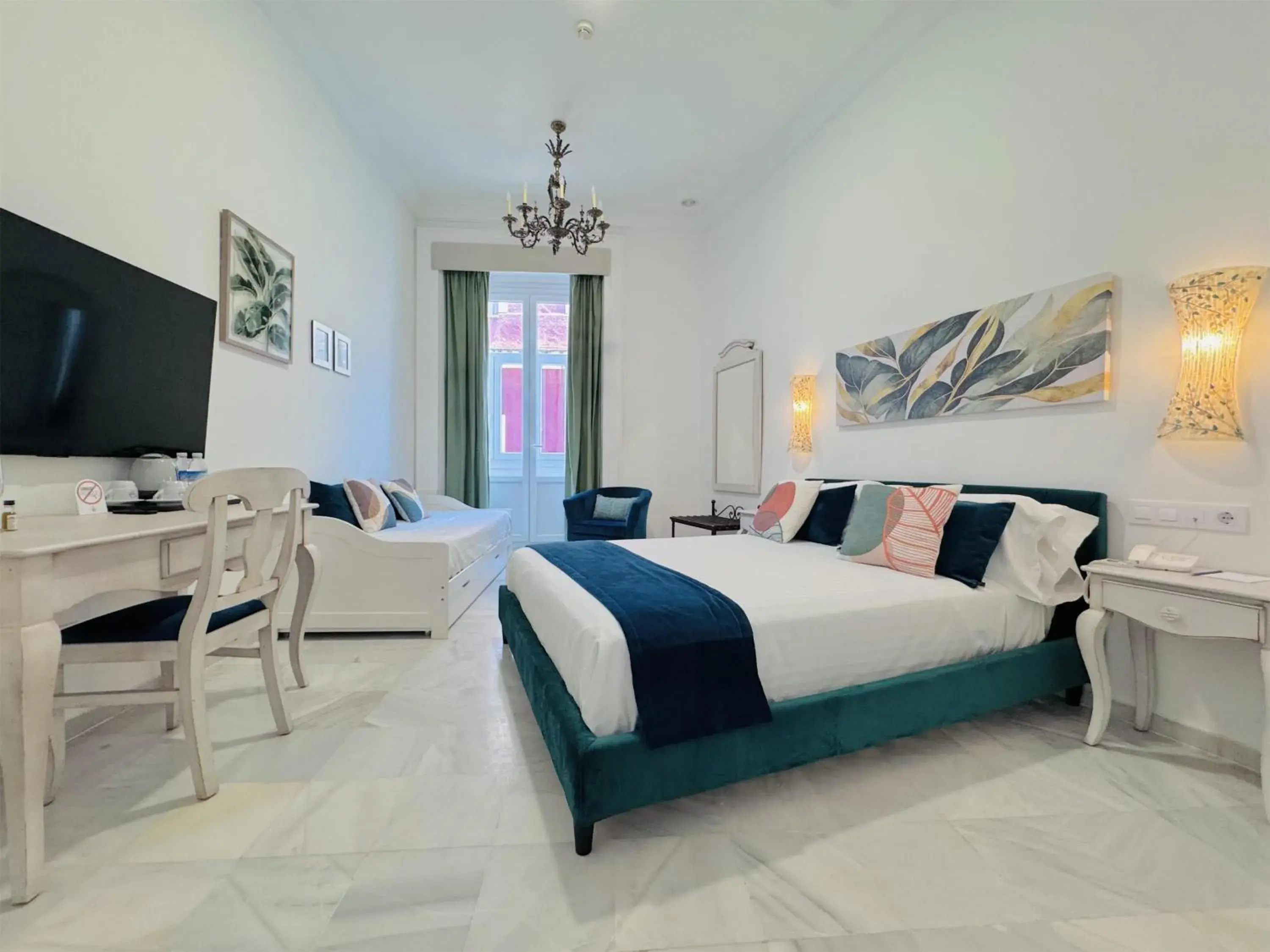 Triple Room with Balcony - single occupancy in Hotel Boutique Las Cortes De Cádiz Triple Room with Balcony - single occupancy in Hotel Boutique Las Cortes De Cádiz