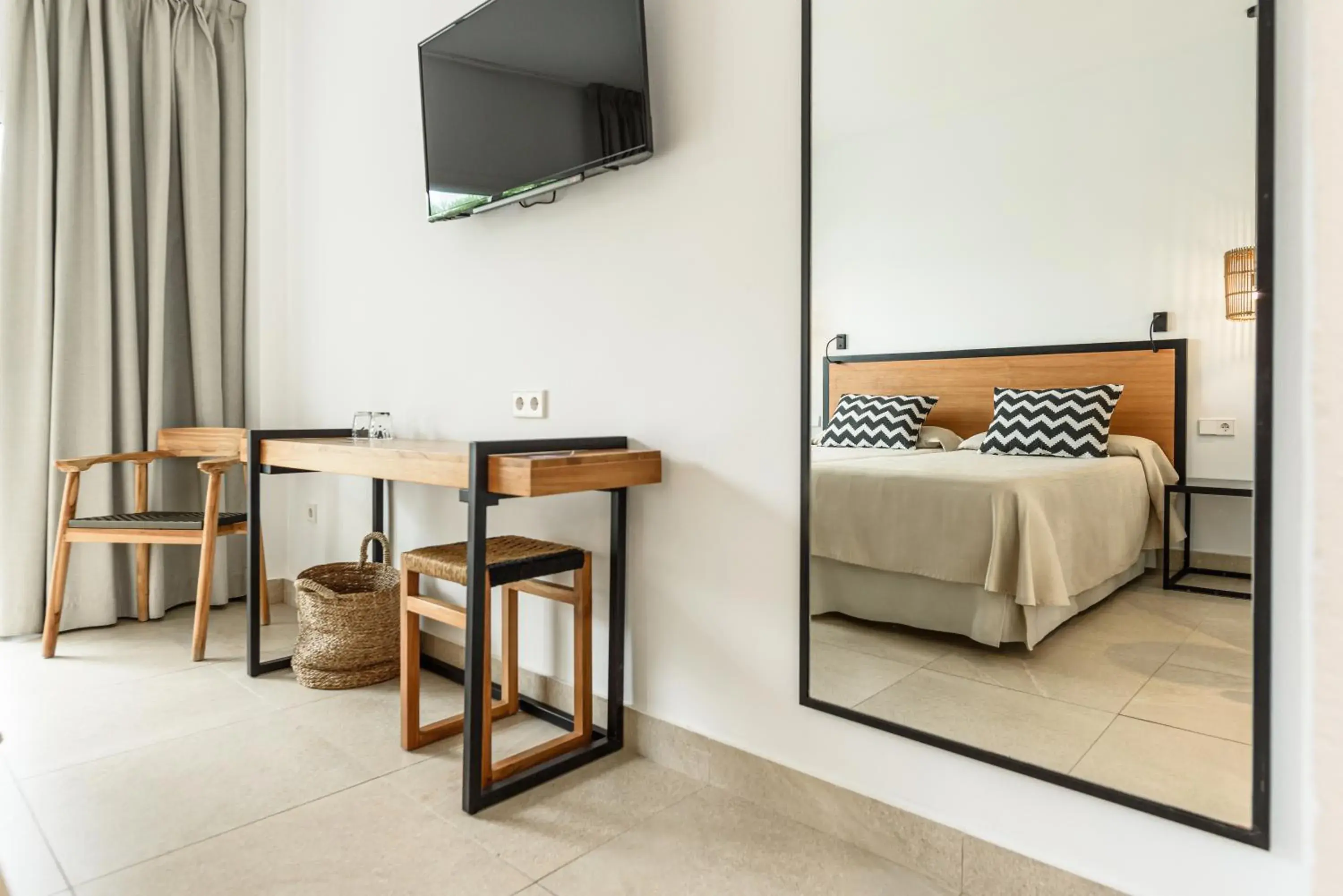 Triple Room with Sea View (2 Adults + 1 Child) in FERGUS Conil Park Triple Room with Sea View (2 Adults + 1 Child) in FERGUS Conil Park