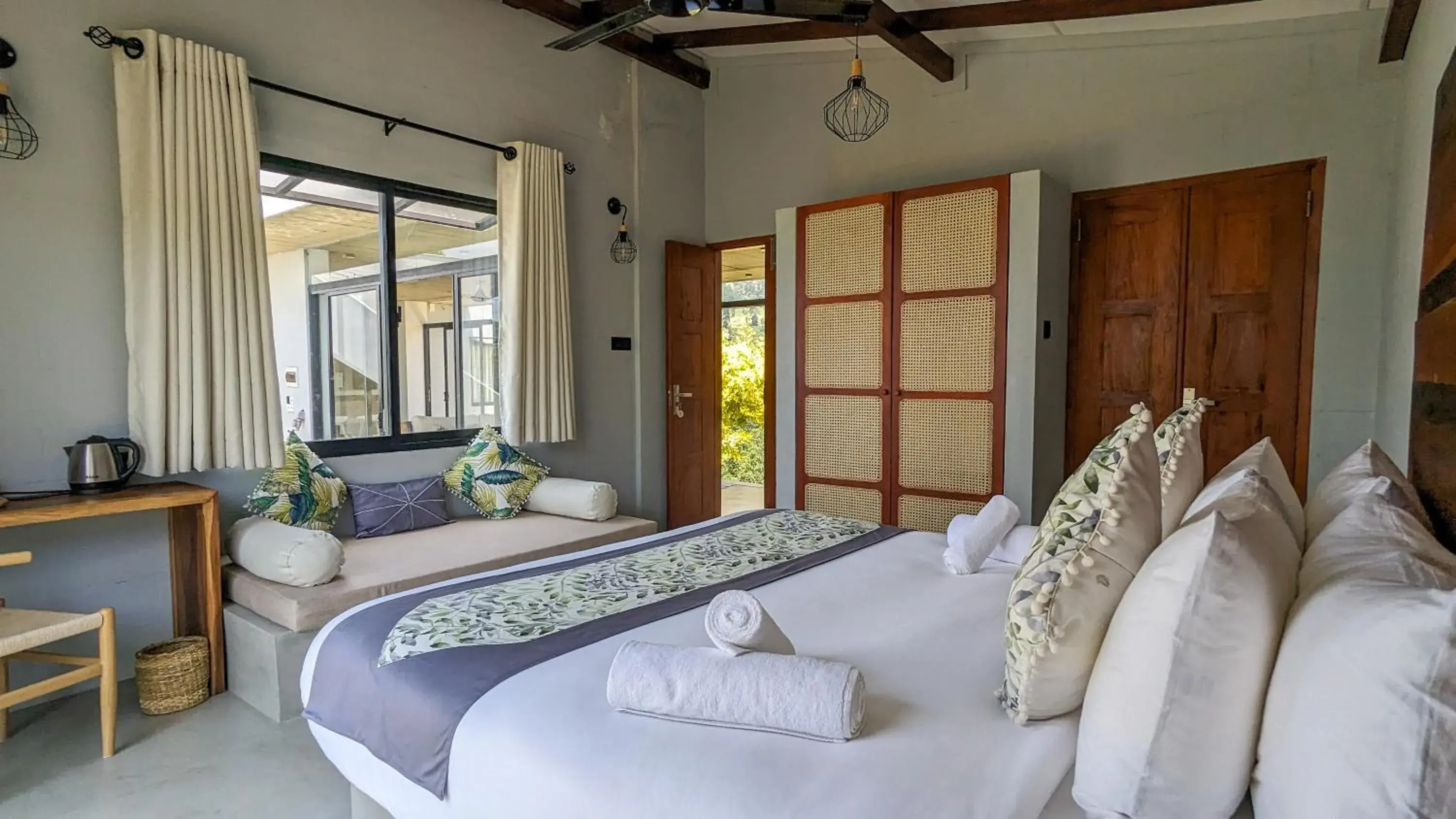 Executive Suite in Misty Villa by DBI Executive Suite in Misty Villa by DBI