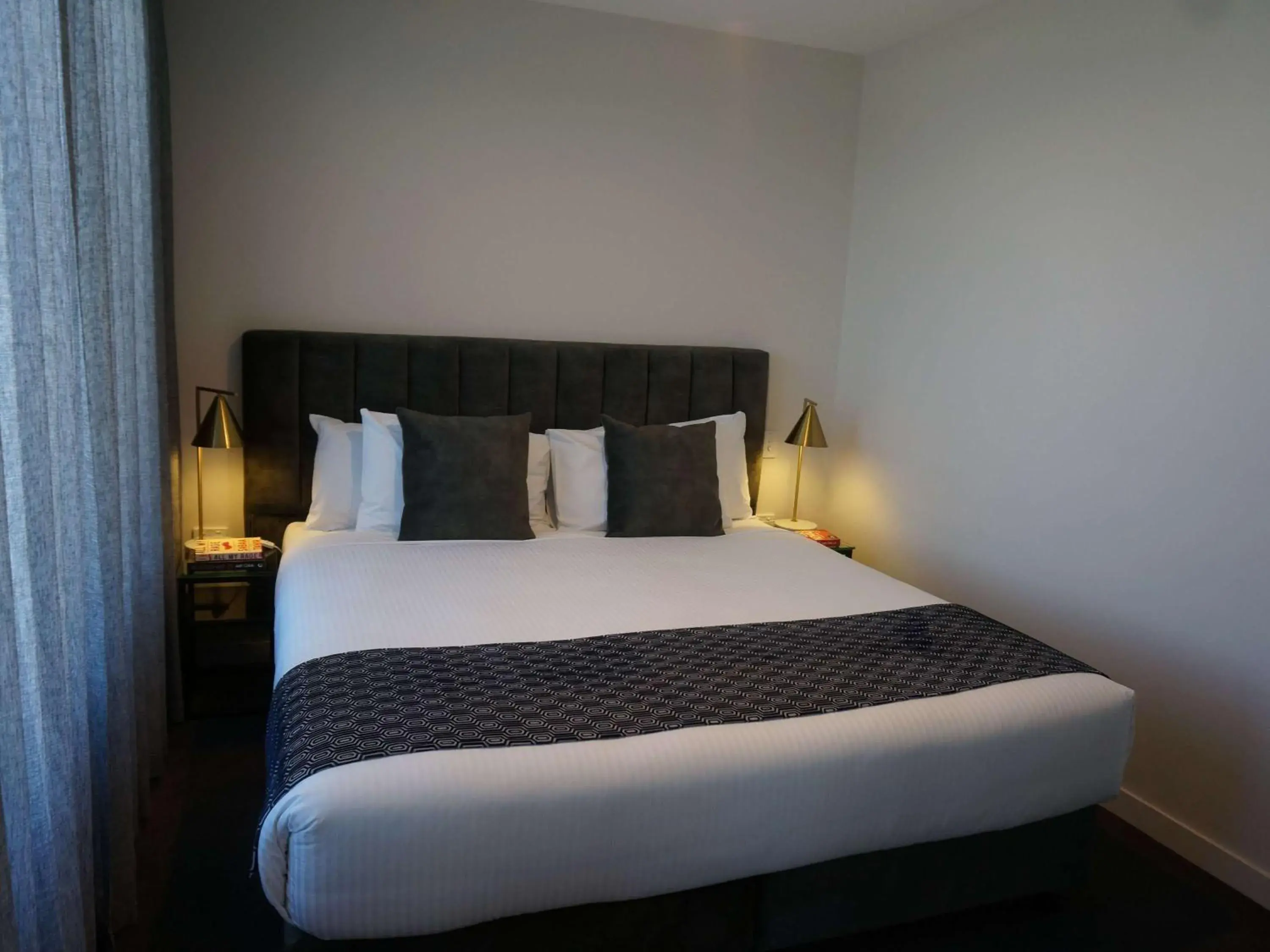 Superior Apartment with One King Bed in Mantra Tonsley Adelaide Superior Apartment with One King Bed in Mantra Tonsley Adelaide