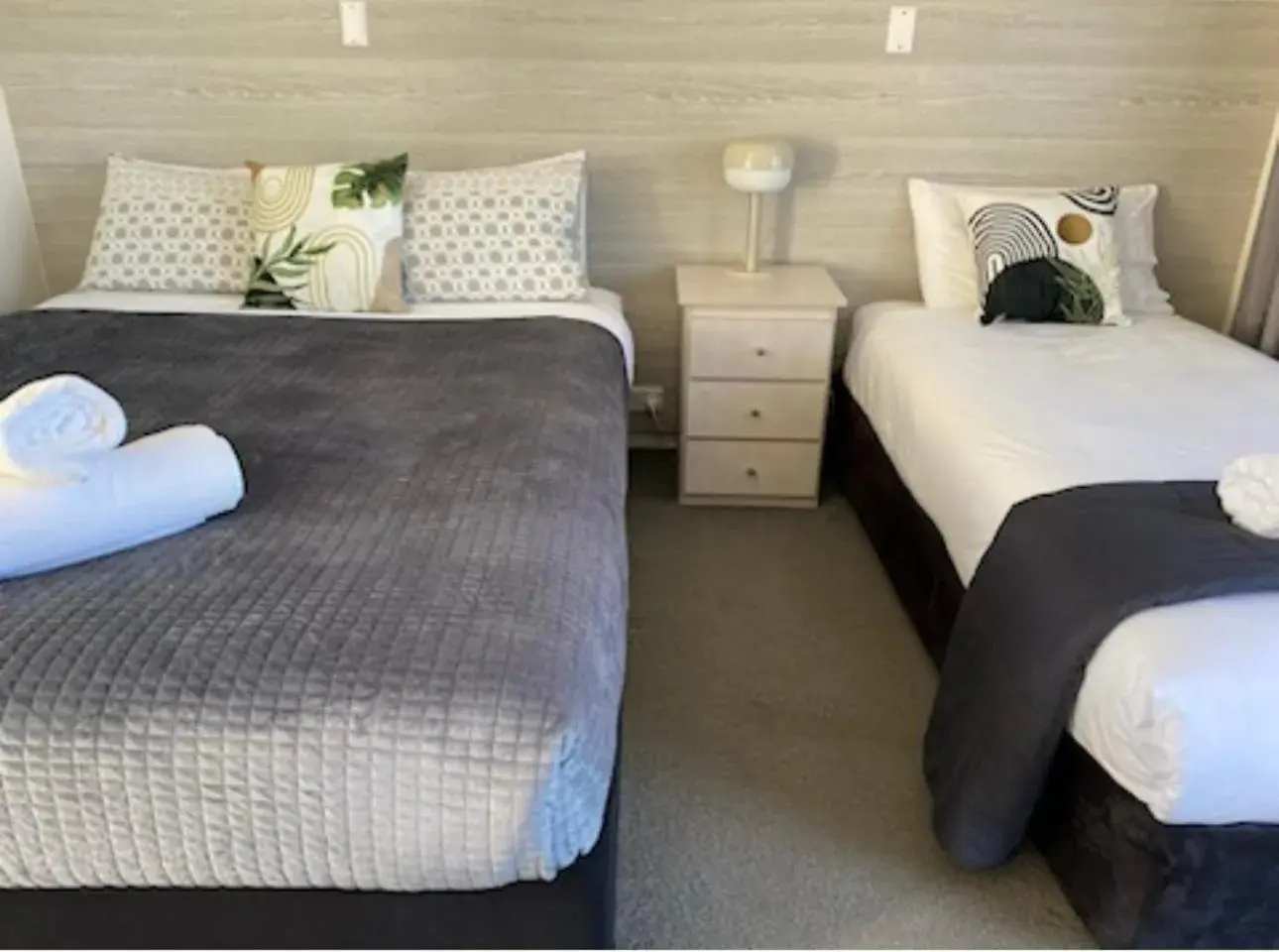 Deluxe Double Room (2 Adults + 1 Child) in Norfolk Pines Motel Deluxe Double Room (2 Adults + 1 Child) in Norfolk Pines Motel