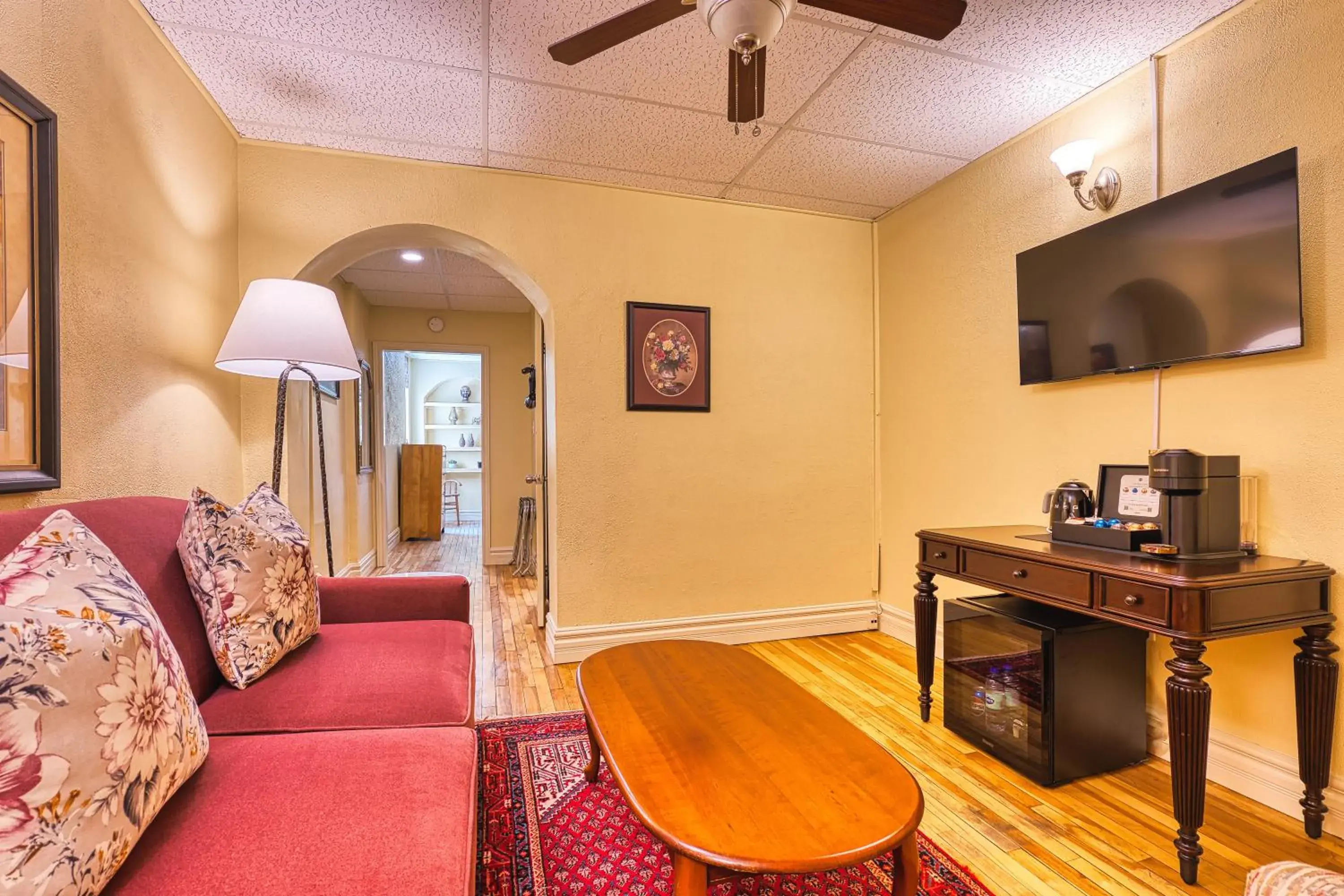 One-Bedroom Suite in The Stratford Hotel by Hoco Hotels Collection One-Bedroom Suite in The Stratford Hotel by Hoco Hotels Collection