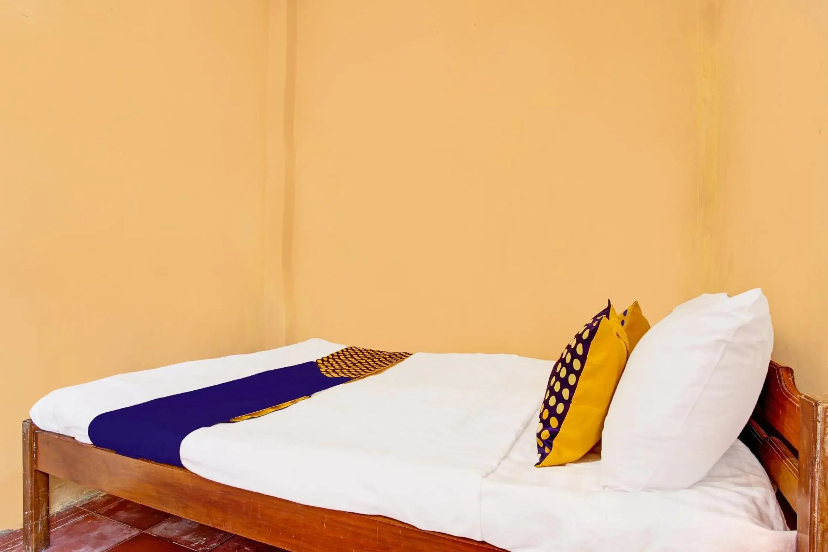 Budget Double Room in Hotel O Homestay Akbar Aufa Syariah Budget Double Room in Hotel O Homestay Akbar Aufa Syariah
