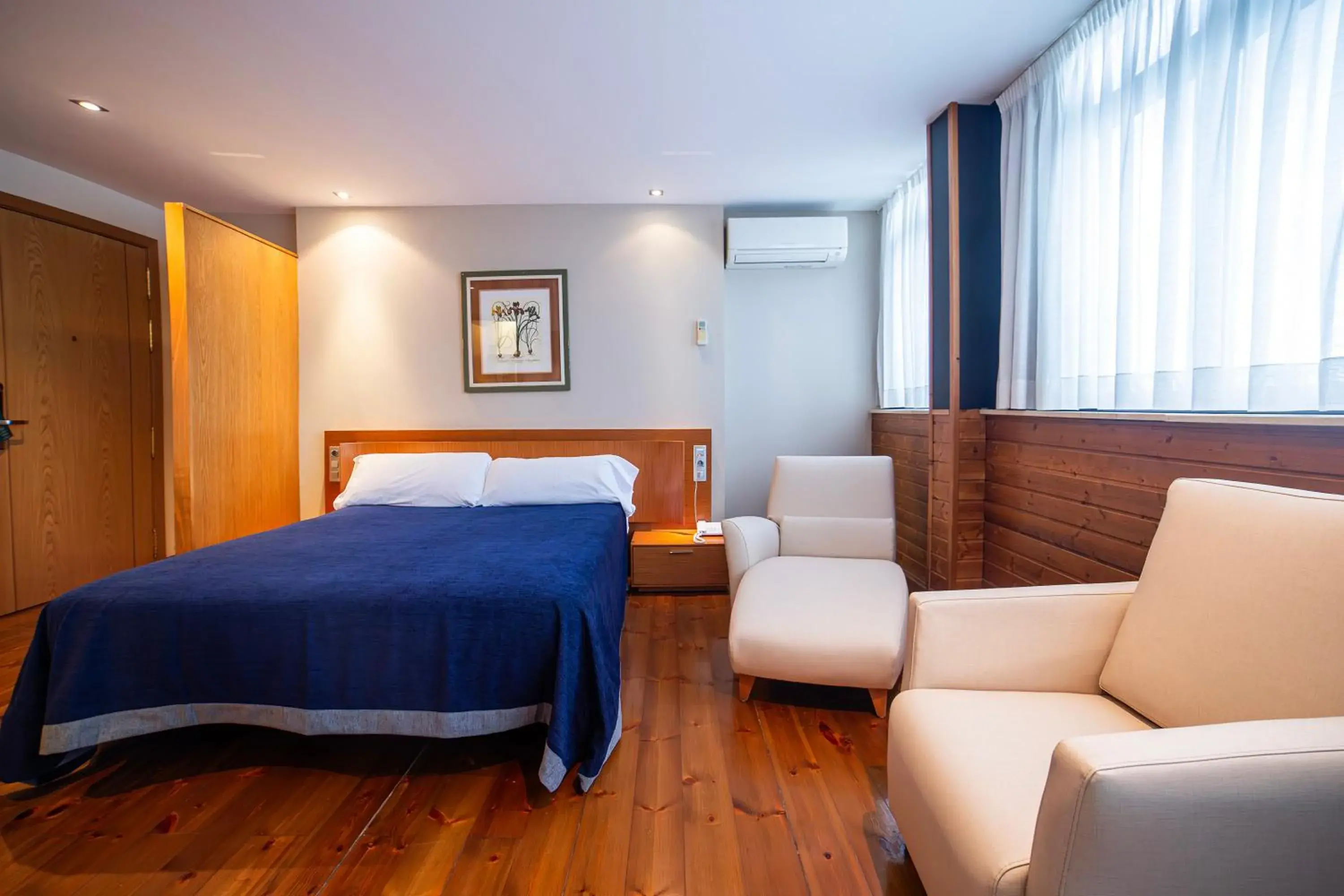 Executive Double Room with Spa Access in Hotel Auditorio Santiago & Spa Executive Double Room with Spa Access in Hotel Auditorio Santiago & Spa