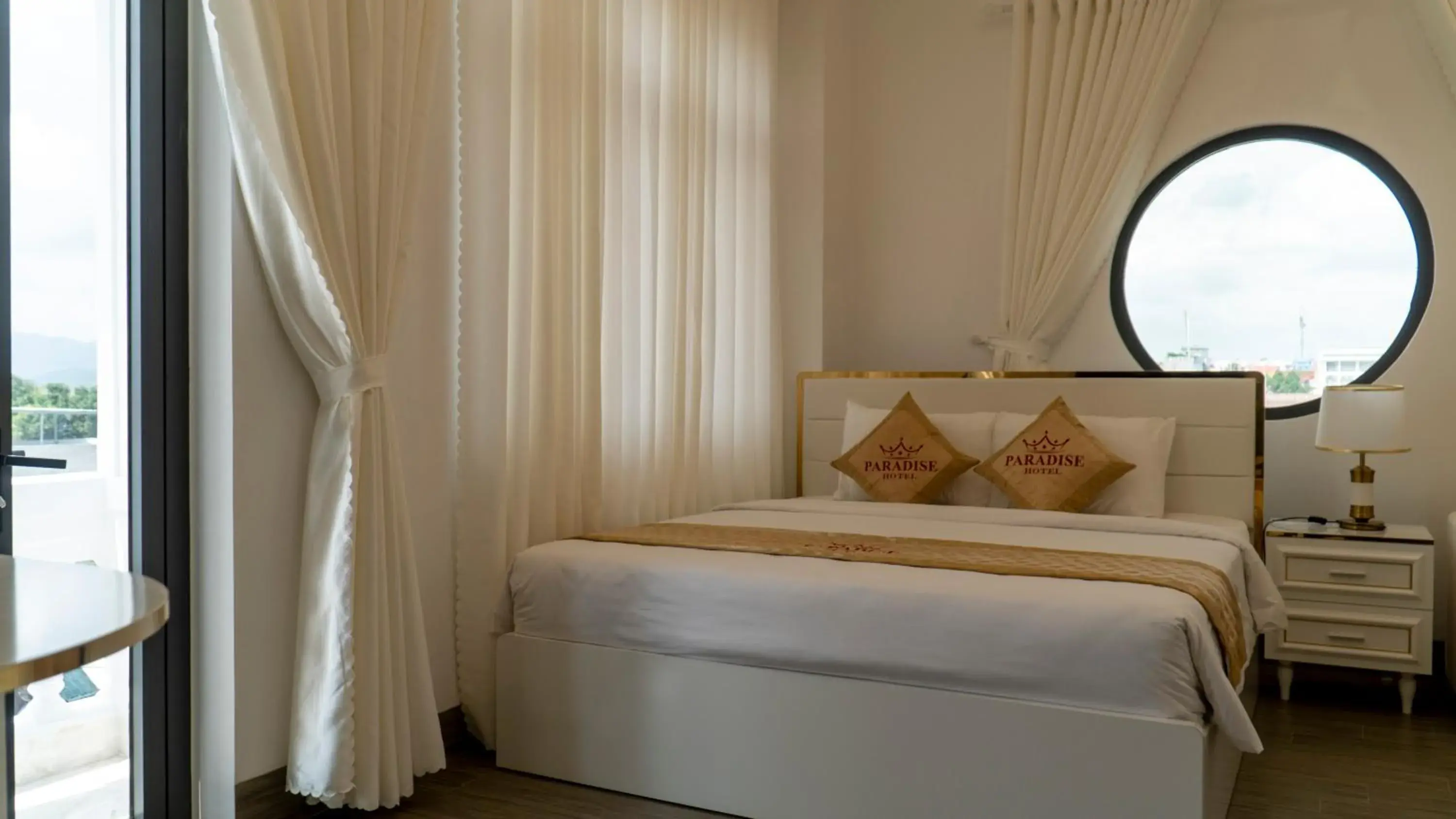 Deluxe Double Room in Paradise Hotel & Homestay access alley 100m Deluxe Double Room in Paradise Hotel & Homestay access alley 100m