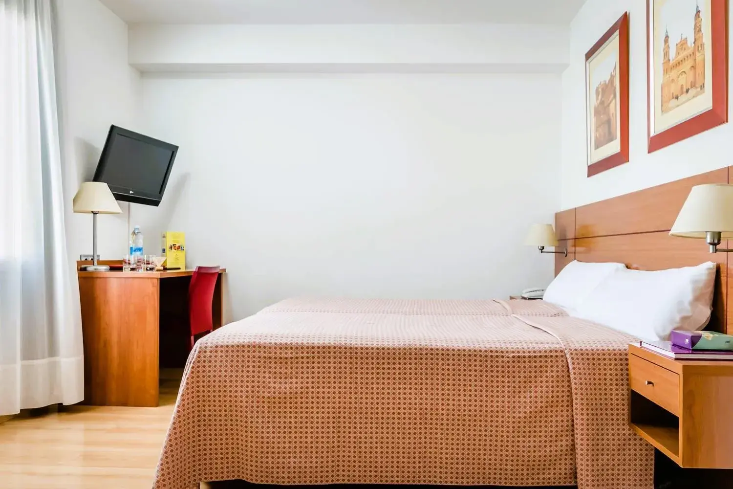 Standard Double Room in Hotel Palacios Standard Double Room in Hotel Palacios