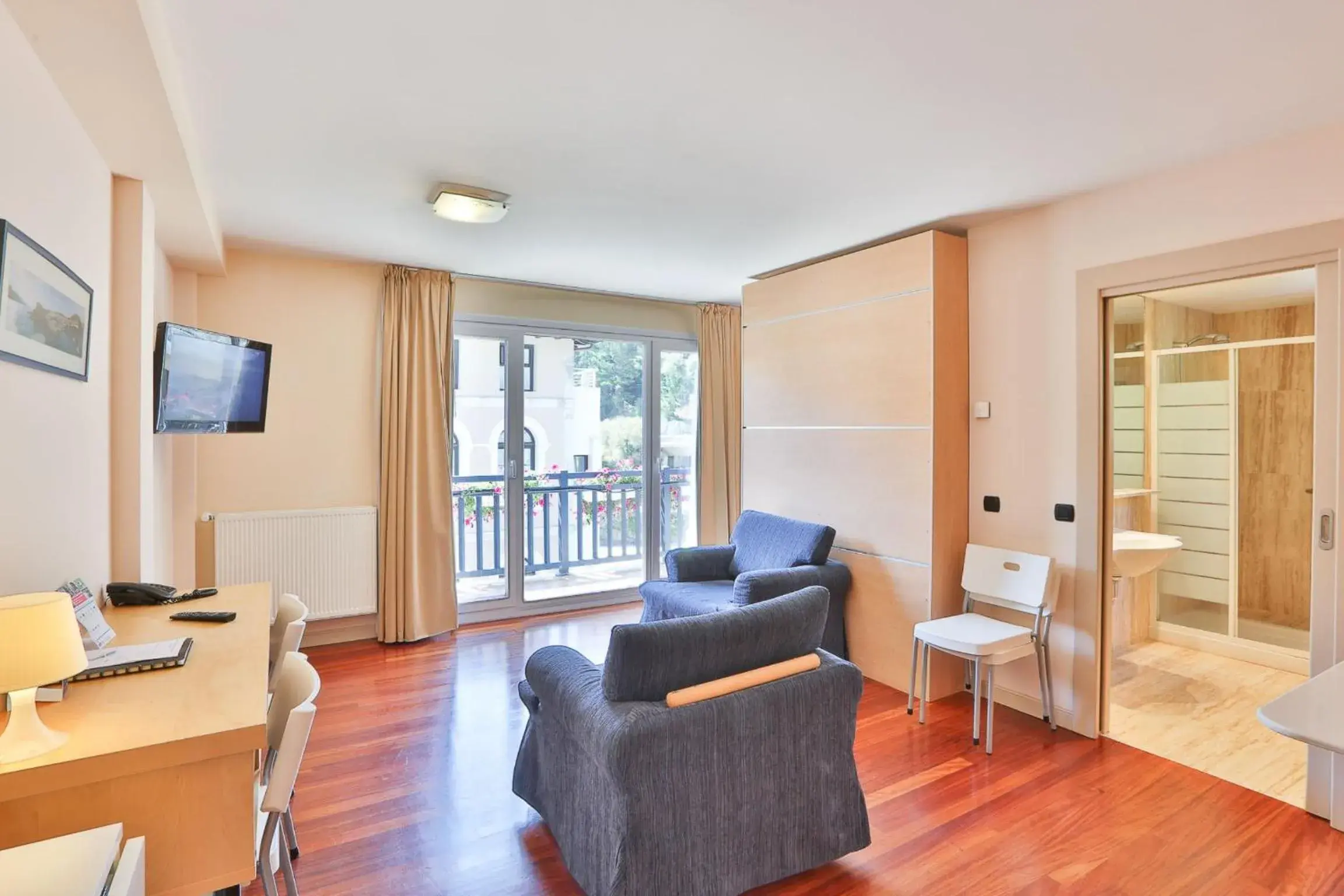 Studio (3 Adults) in Apartamentos Mundaka Studio (3 Adults) in Apartamentos Mundaka