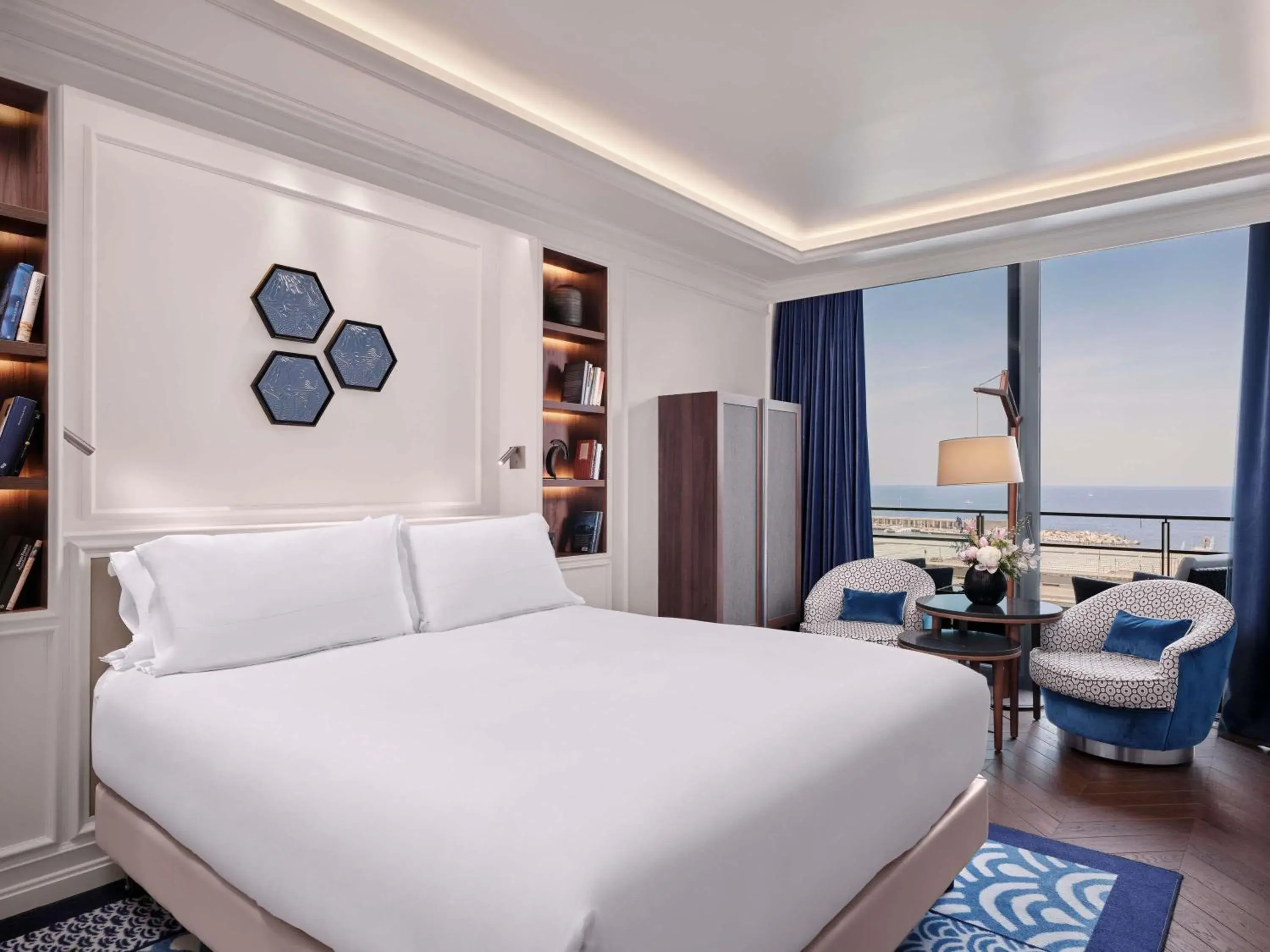 Luxury Double Room with Balcony and View in Sofitel Barcelona Skipper Luxury Double Room with Balcony and View in Sofitel Barcelona Skipper