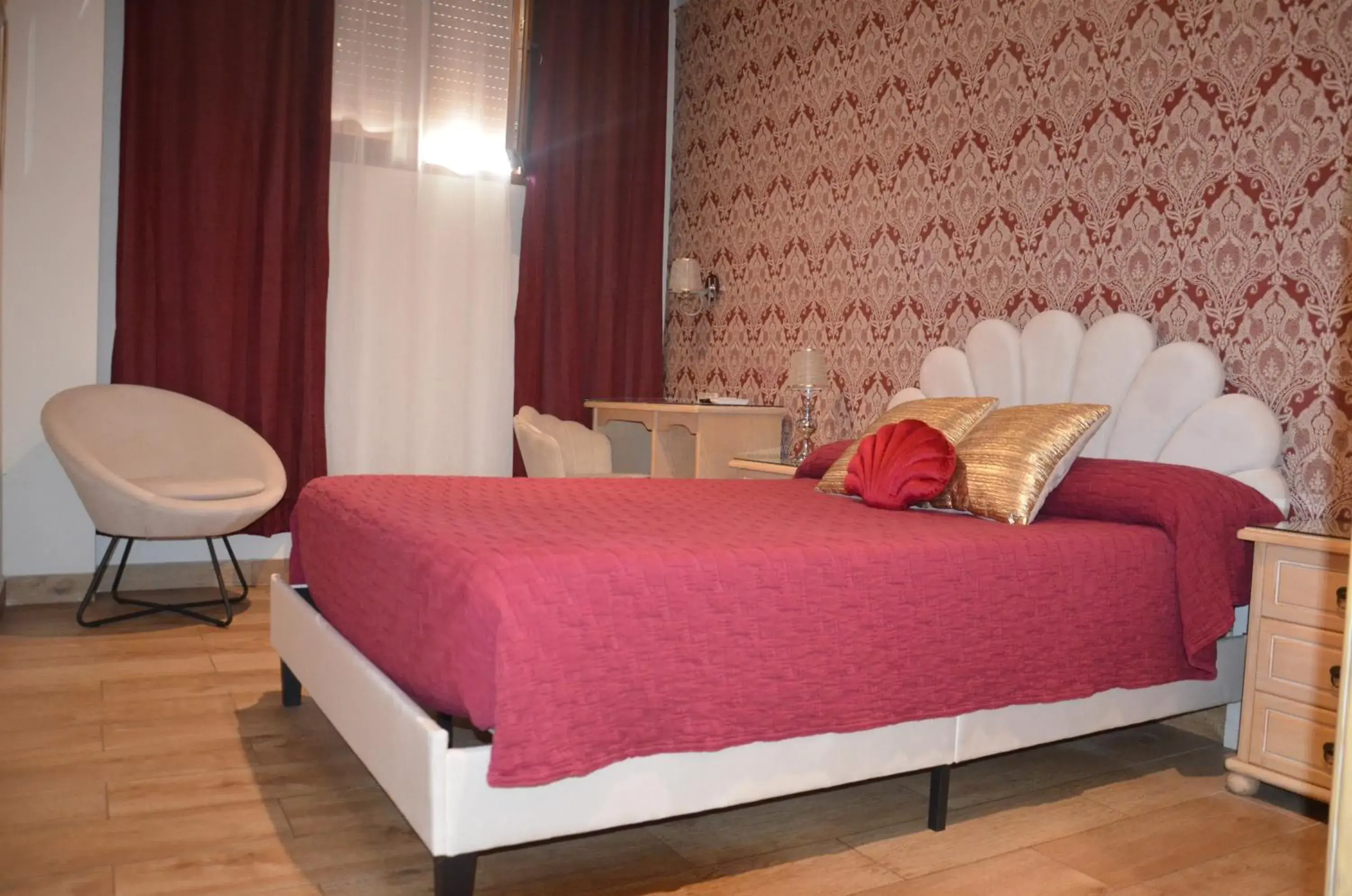 Double Room - Basement Floor with windows in Hostal Mont Royal Double Room - Basement Floor with windows in Hostal Mont Royal