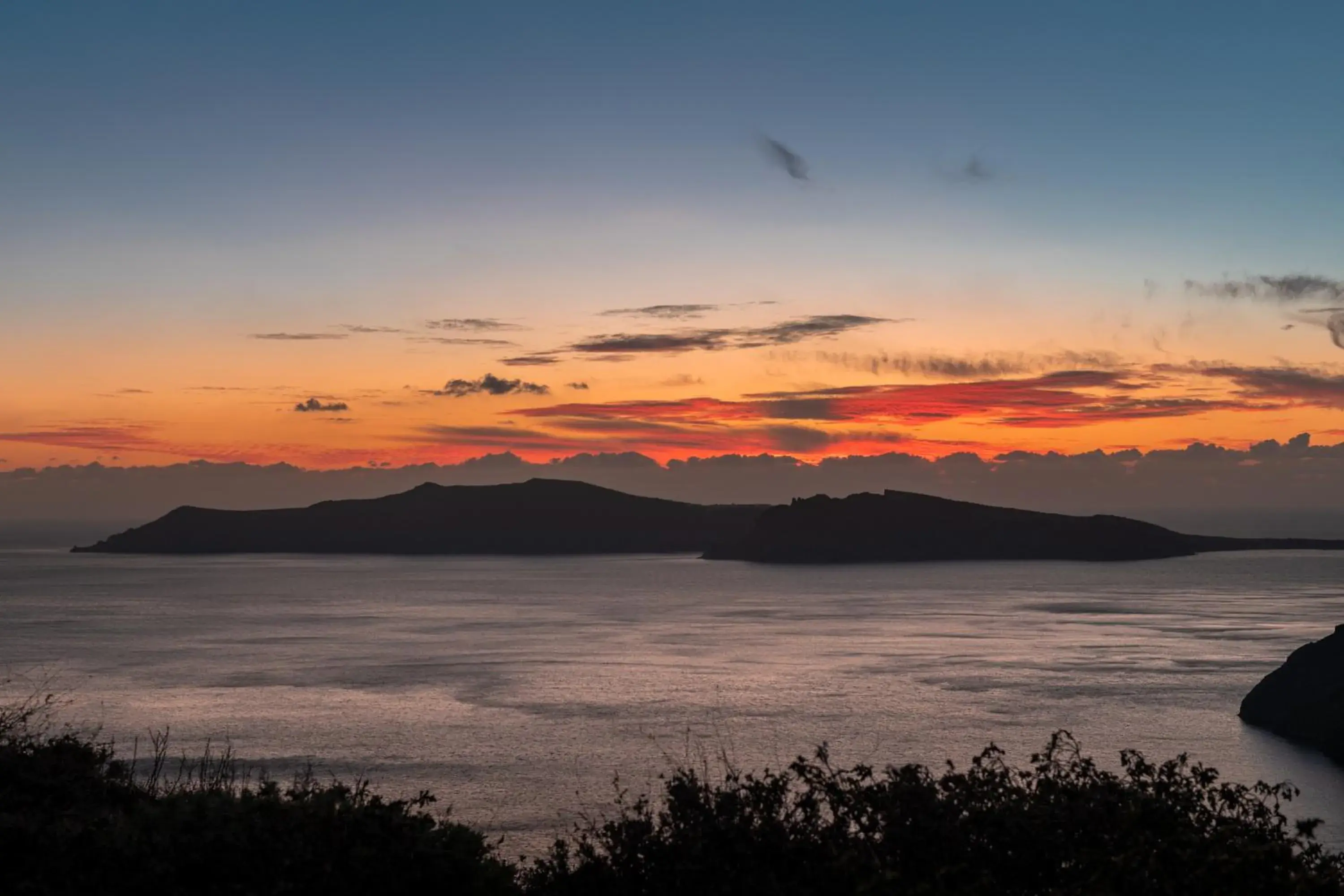 Family Cave Suite with Caldera and Sea View in Vogue Suites Family Cave Suite with Caldera and Sea View in Vogue Suites