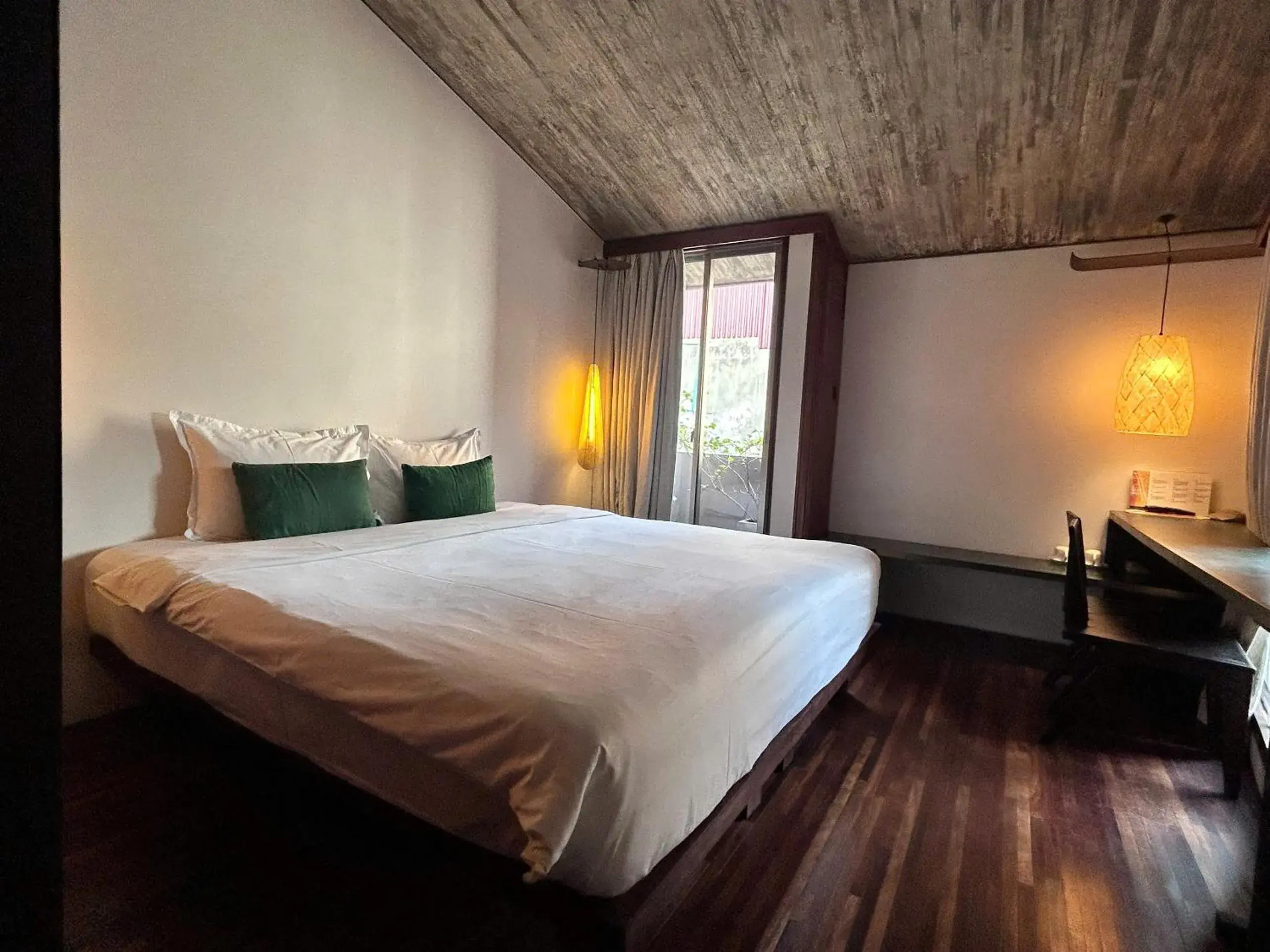 Windy_King or twin bed balcony in Concon house Windy_King or twin bed balcony in Concon house