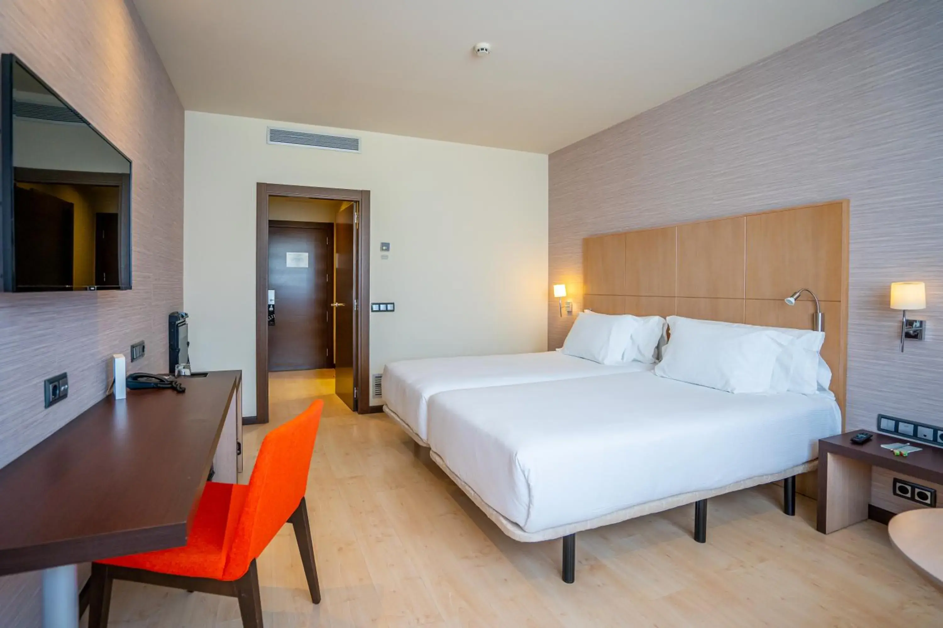 Double or Twin Room (1 Adult) in Abba Huesca Double or Twin Room (1 Adult) in Abba Huesca