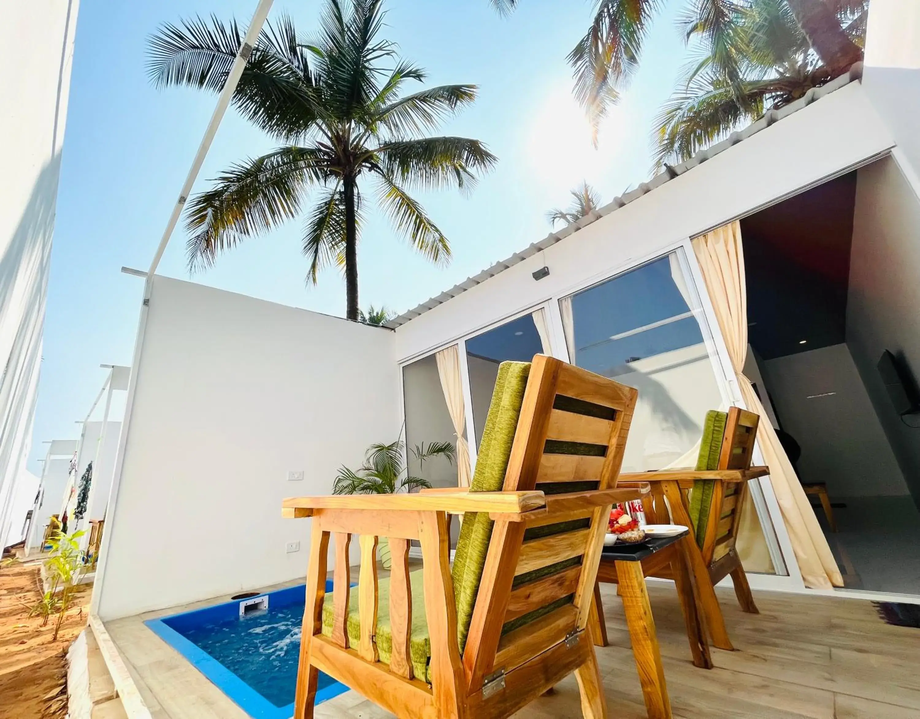 Superior King Room - Complimentary bucket of beer (4 pint) per stay in Crystall Goa Turquoise Edition Superior King Room - Complimentary bucket of beer (4 pint) per stay in Crystall Goa Turquoise Edition