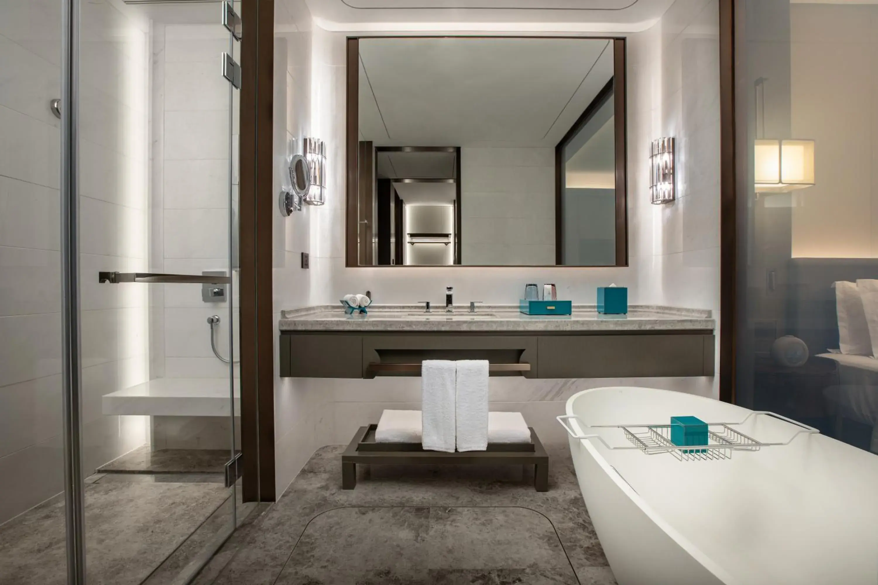 Deluxe Lake View 2 Double Beds Room in Wyndham Grand Zaozhuang Deluxe Lake View 2 Double Beds Room in Wyndham Grand Zaozhuang