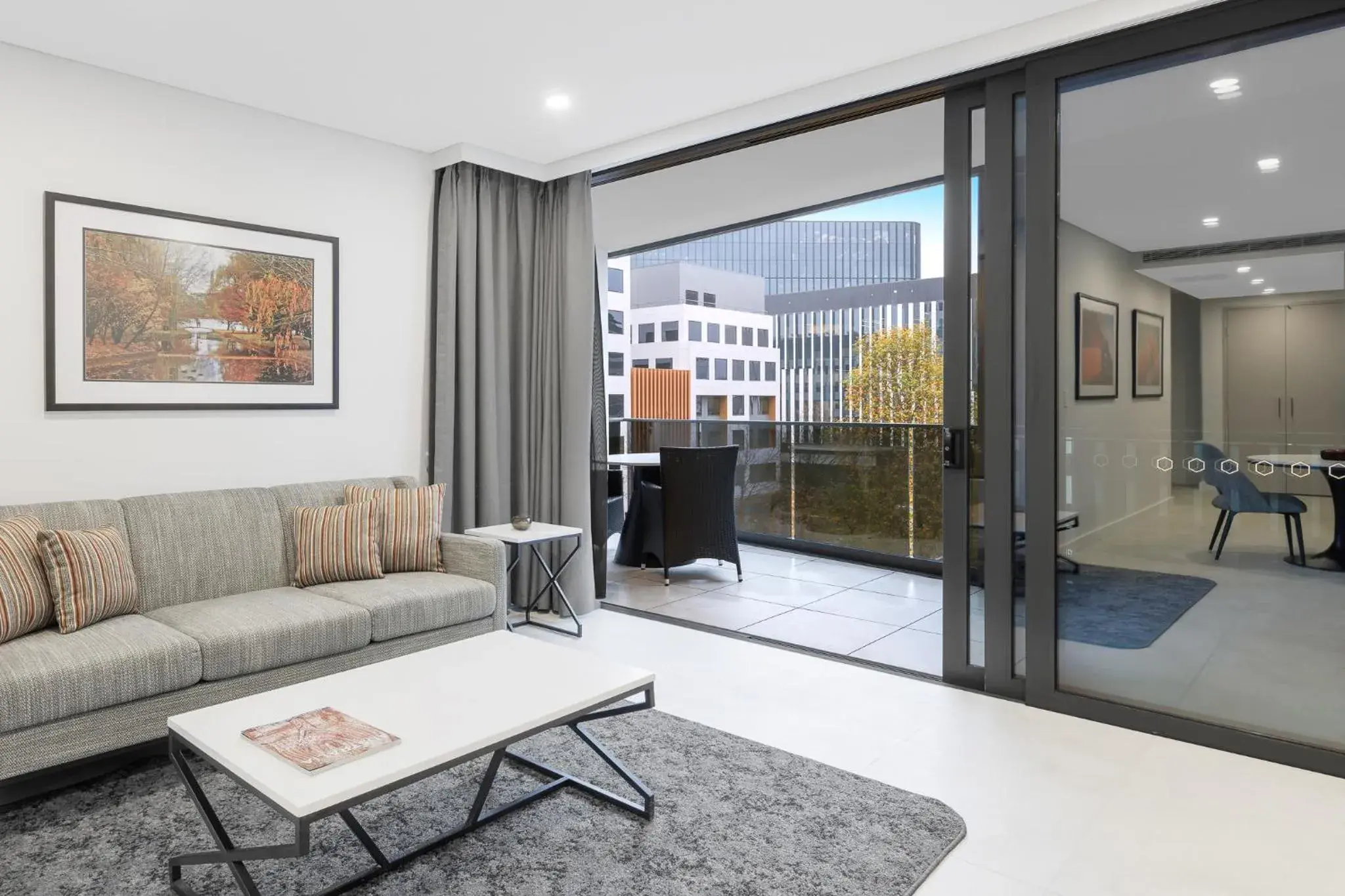 One Bedroom Suite in Meriton Suites Canberra One Bedroom Suite in Meriton Suites Canberra
