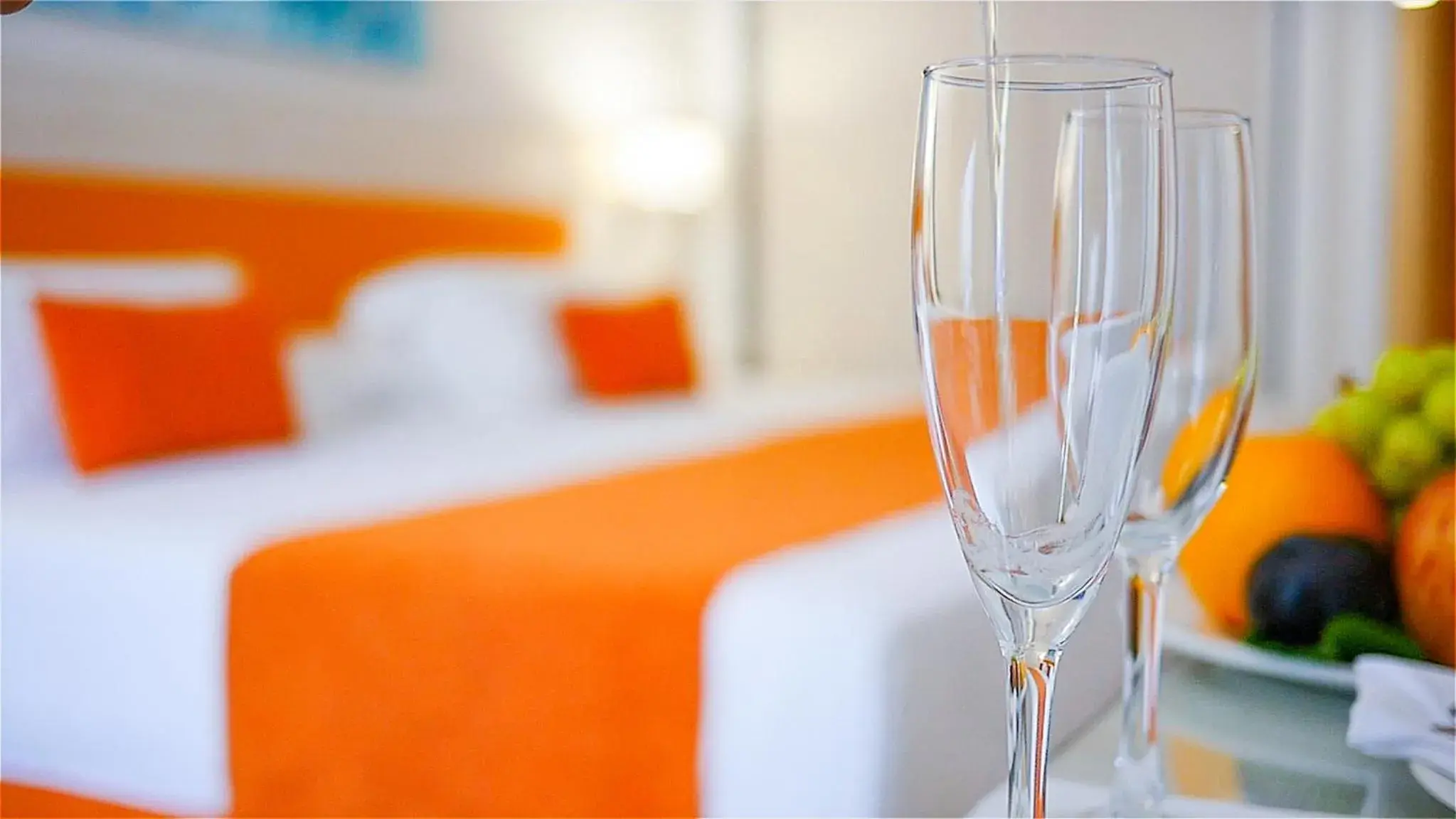 Twin Room (2 Adults + 1 Child) in Diver Roquetas Twin Room (2 Adults + 1 Child) in Diver Roquetas