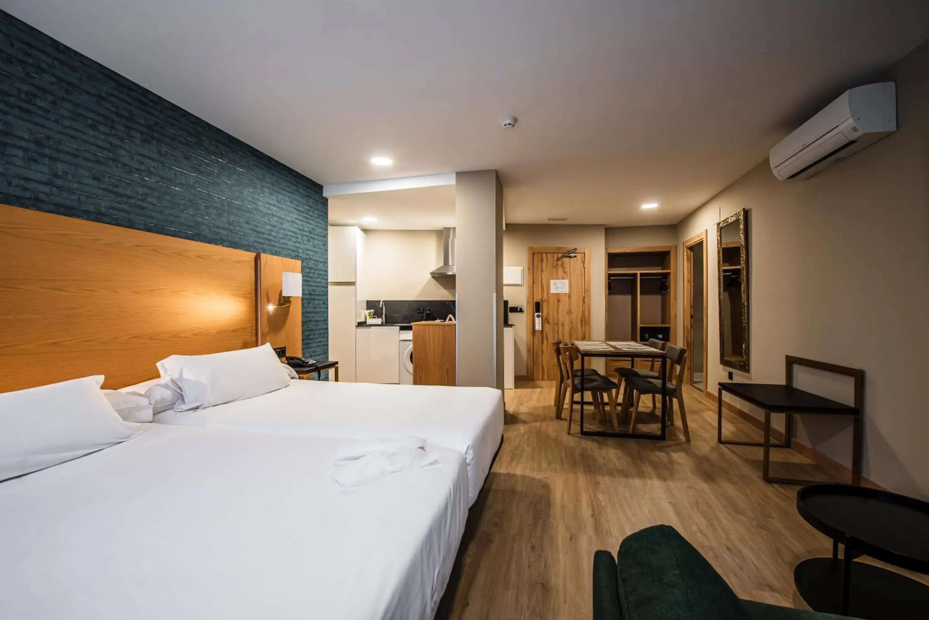 Studio Apartment in Hotel Zentral Mayoral Studio Apartment in Hotel Zentral Mayoral