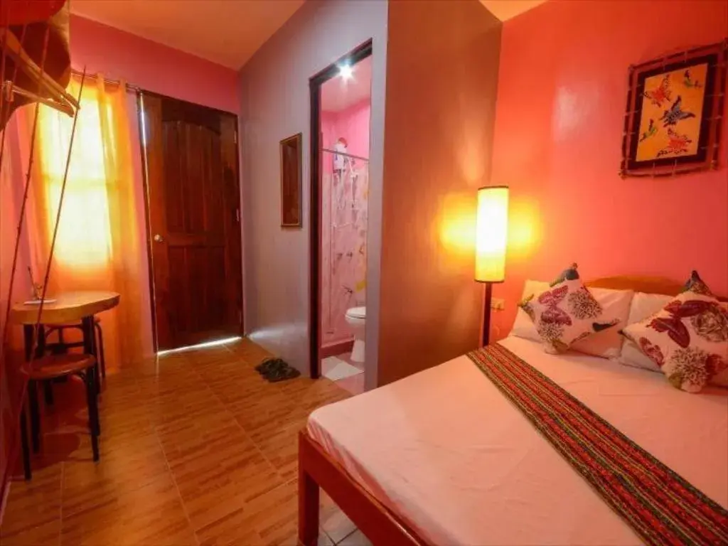 Deluxe Double Room in OYO 622 Butterfly Totem Guesthouse Deluxe Double Room in OYO 622 Butterfly Totem Guesthouse