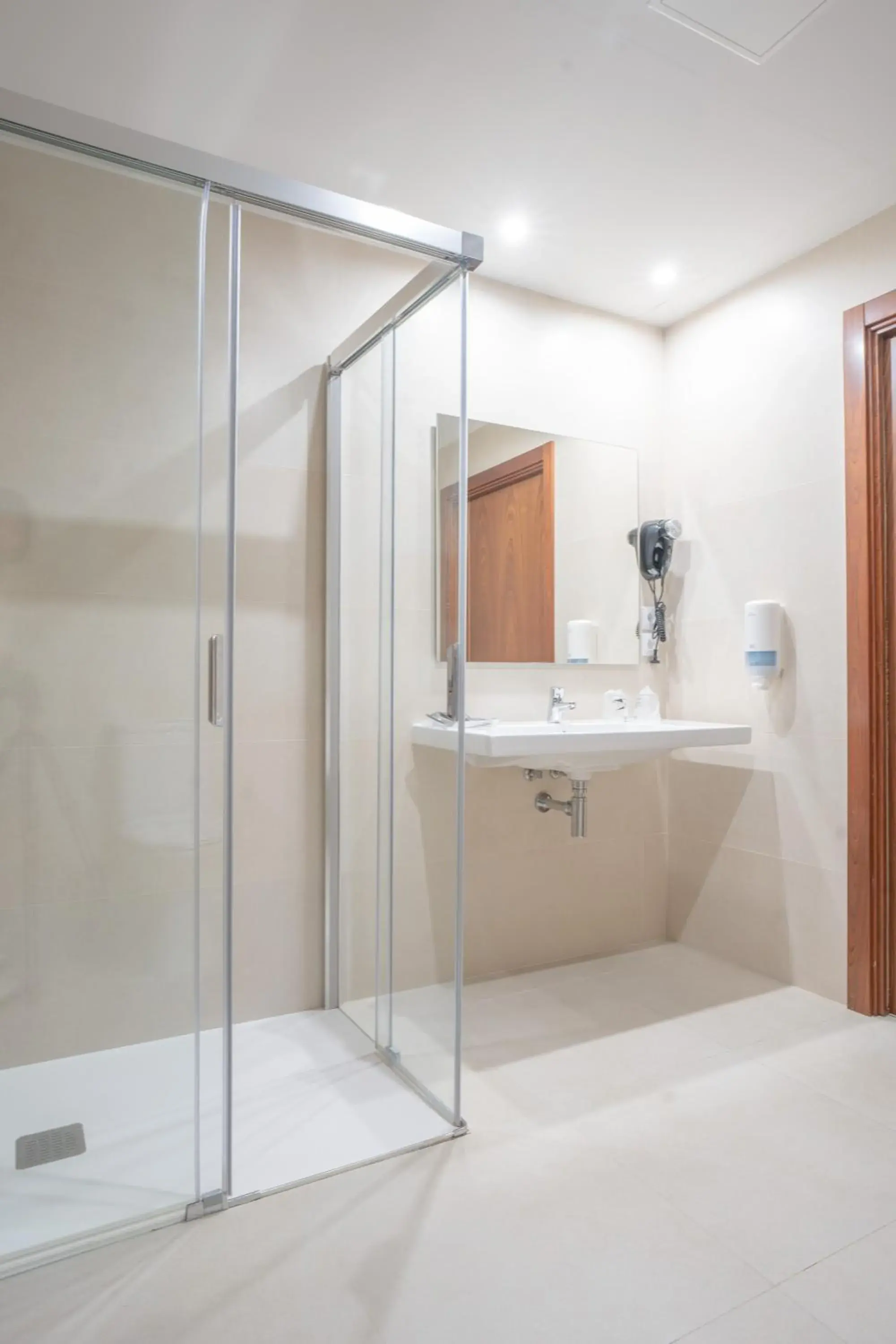 Triple Room in Hotel Mendez Nuñez Triple Room in Hotel Mendez Nuñez